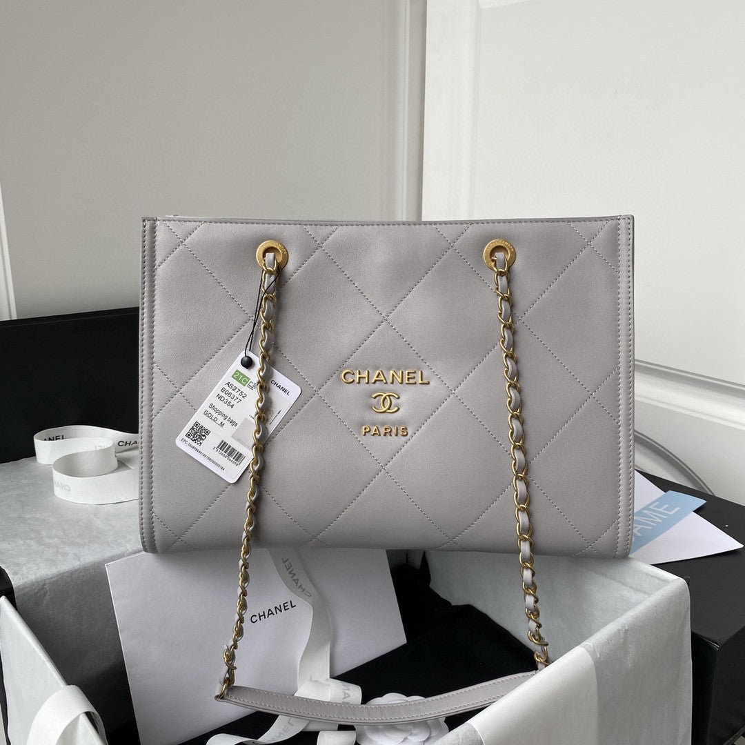 [TOP] CHANEL Matelasse Tote Calfskin  Small  - Grey