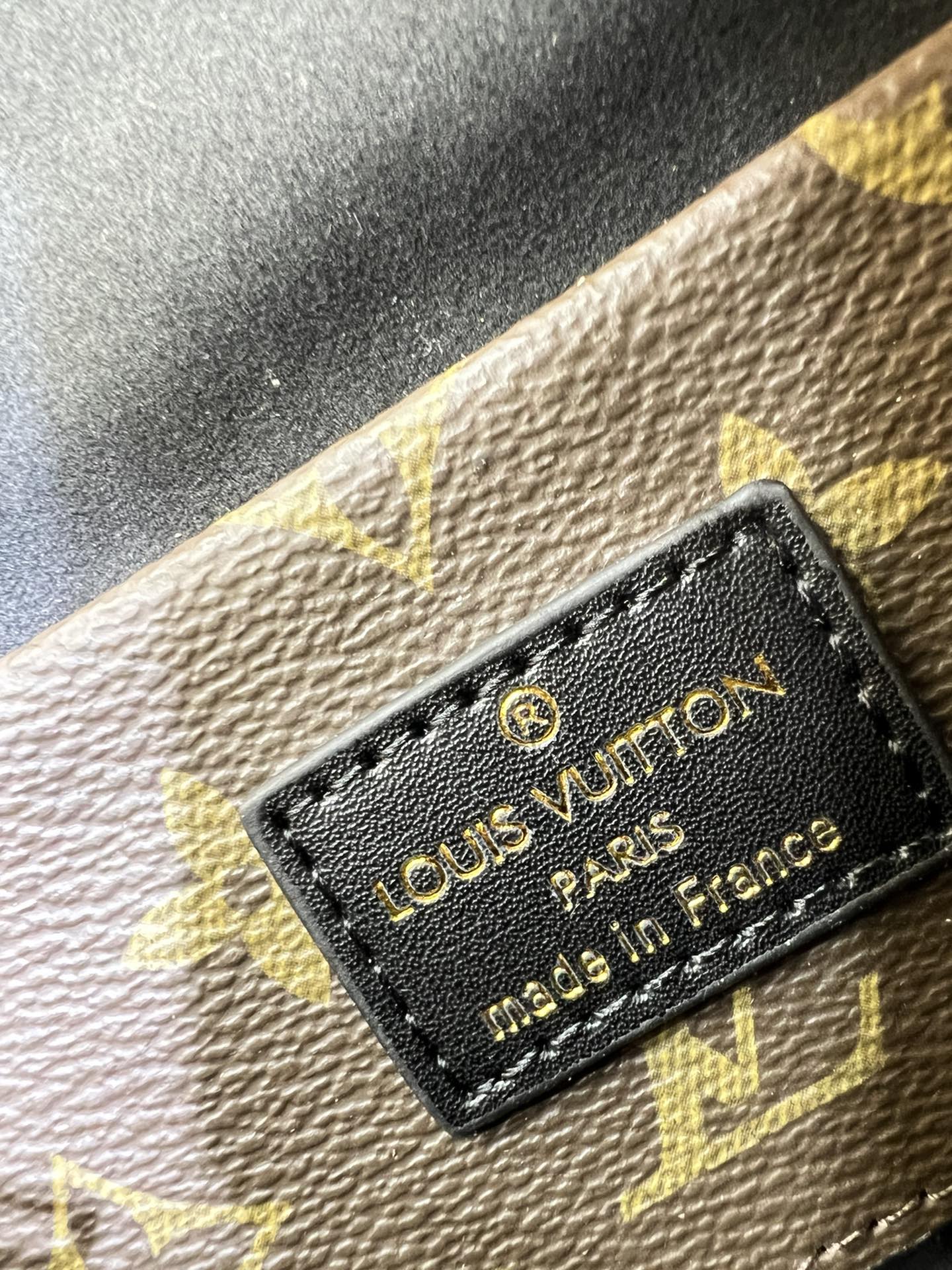 [TOP] Louis Vuitton LV Officier handbag with cowhide and Monogram canvas 17x10x4.5CM