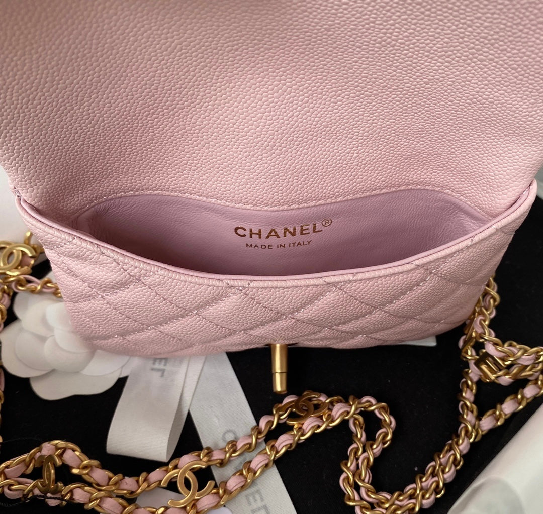 [TOP] CHANEL Waist Bag SS22 - Pink