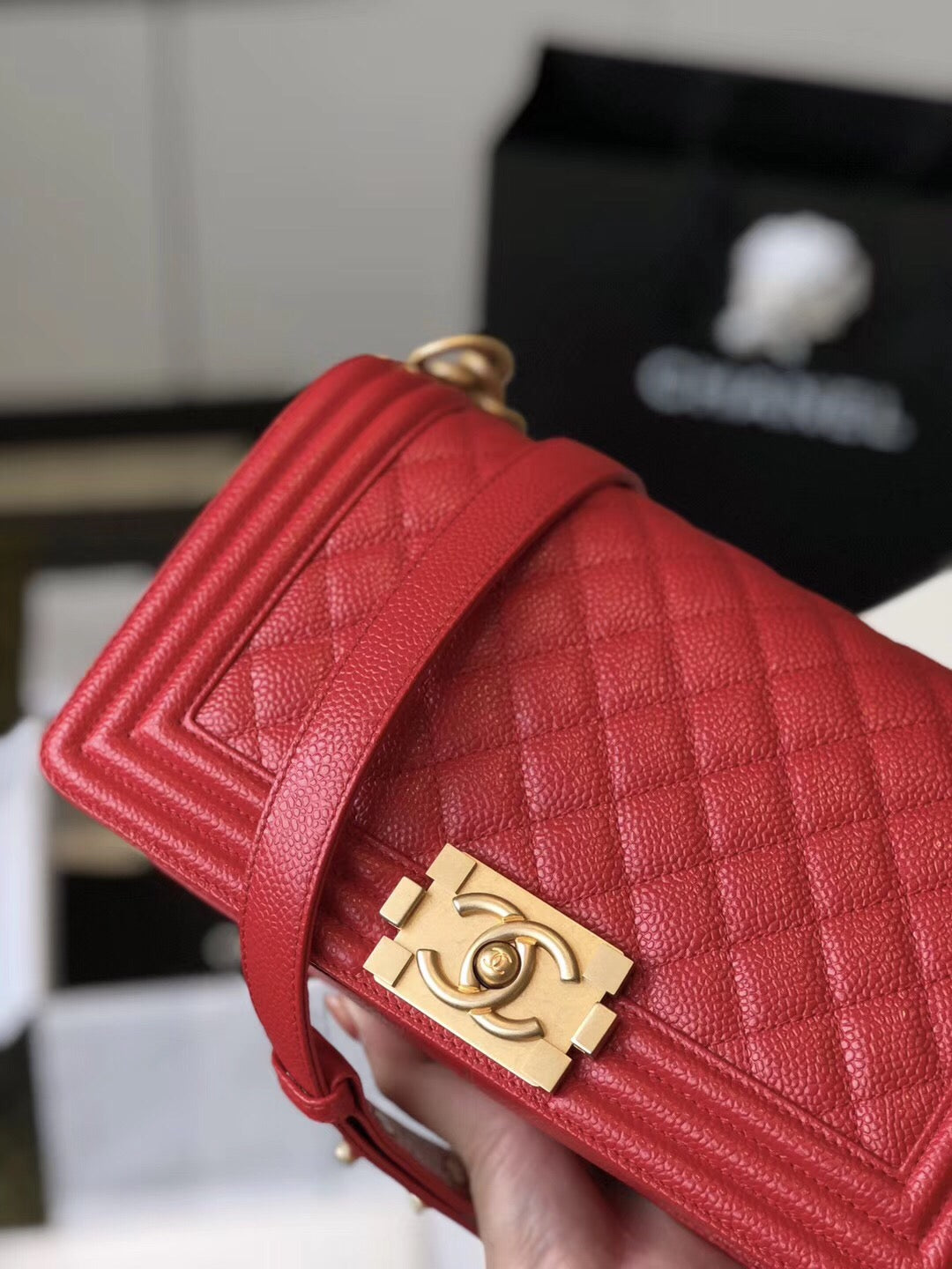 [TOP] CHANEL Le Boy Bag Caviar Medium 25cm - Red & GHW