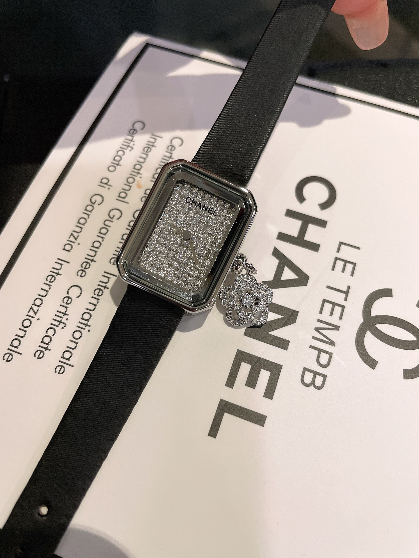 [TOP] CHANEL Premiere Extraitde Camelia Watch - Gold/White Gold