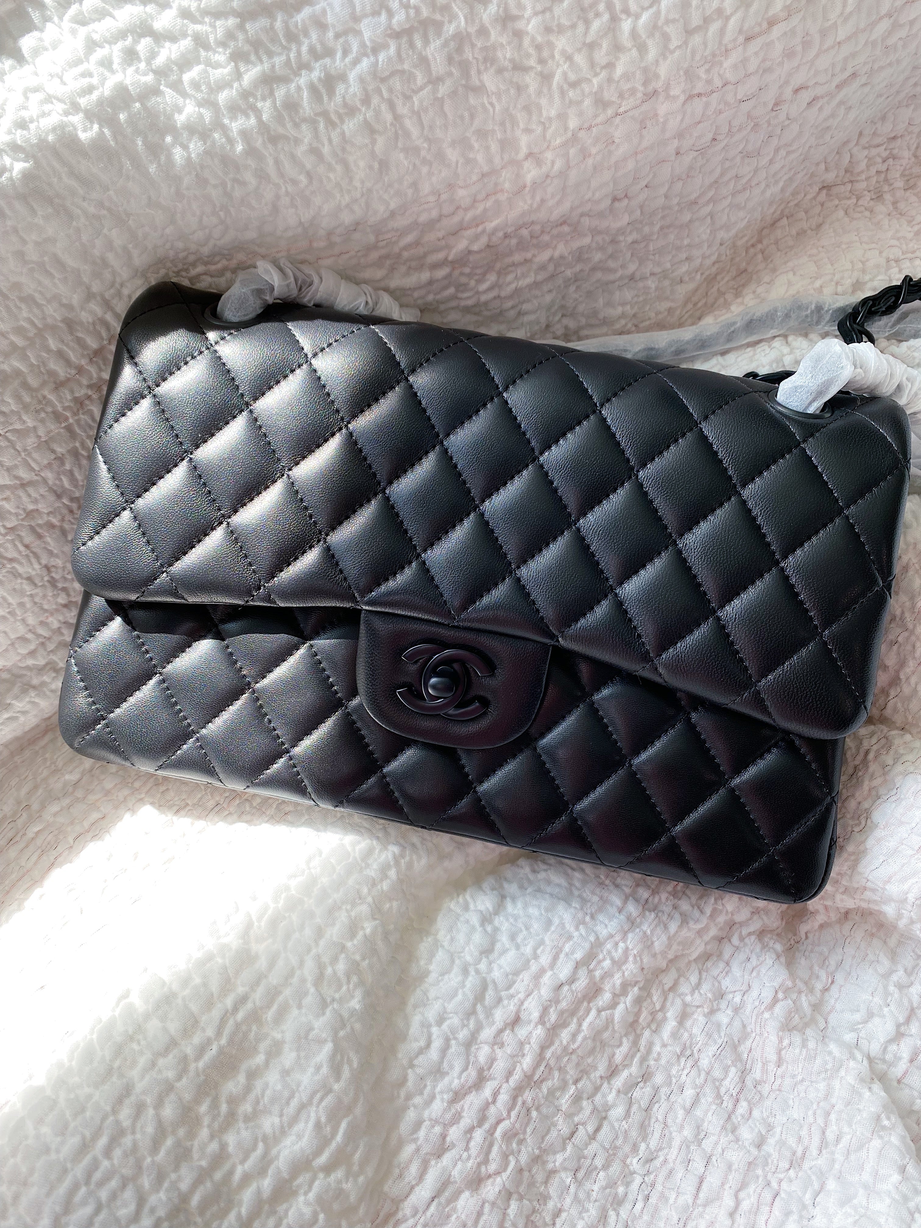 [TOP] CHANEL Classic Flap Bag Lambskin Medium 25.5cm –  All Black