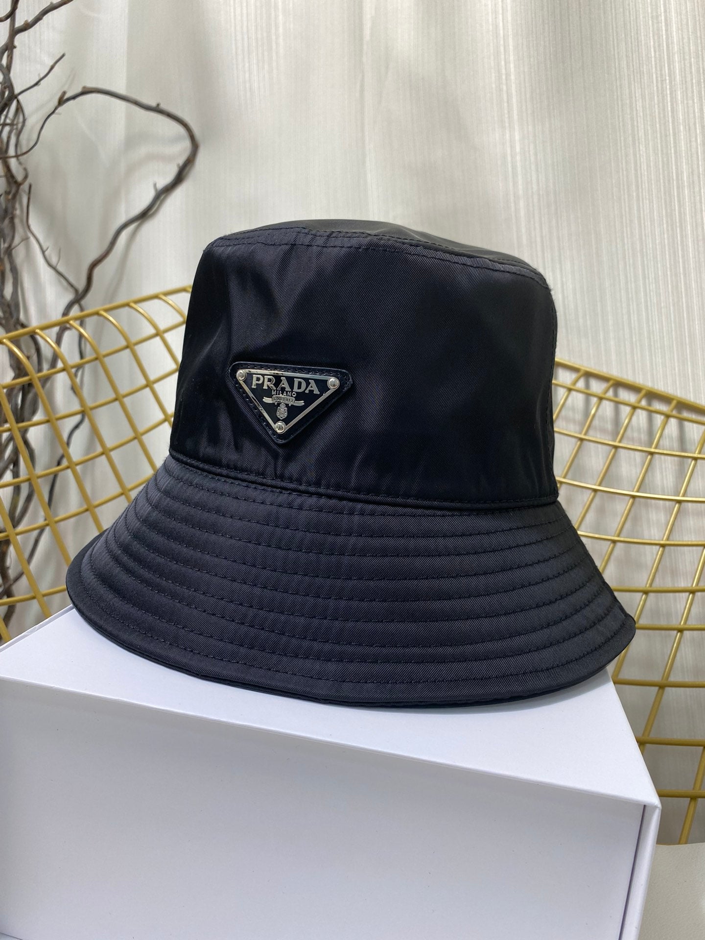 [TOP] PRADA Nylon Re-Edition Bucket Hat - Black