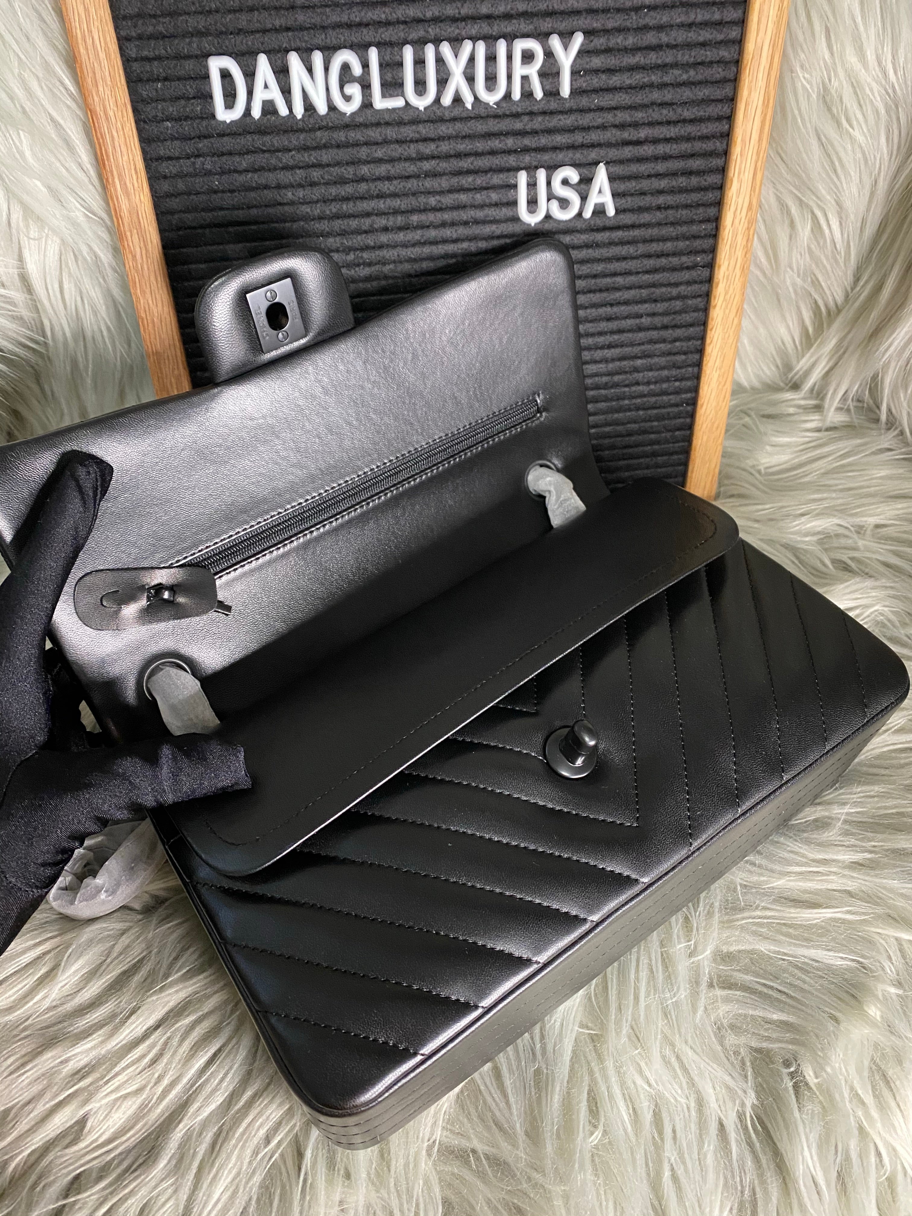 [TOP] CHANEL Classic Flap Bag Chevron Lambskin Medium 25.5cm – All Black