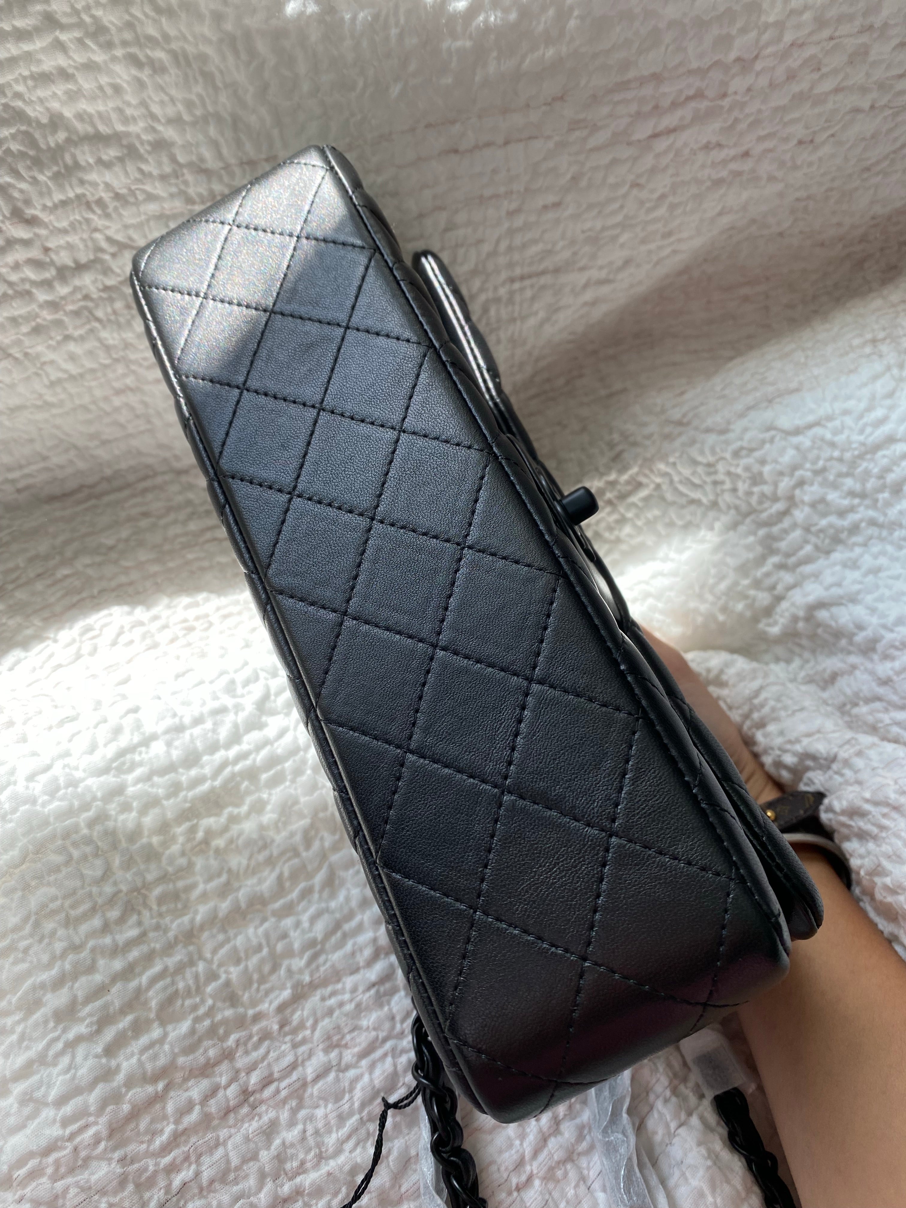 [TOP] CHANEL Classic Flap Bag Lambskin Medium 25.5cm –  All Black