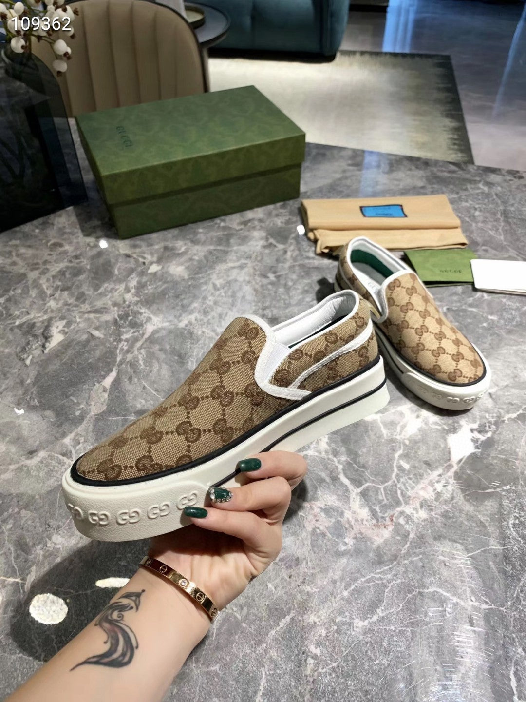 [TOP] GUCCI Tennis Slip On Sneakers 1977