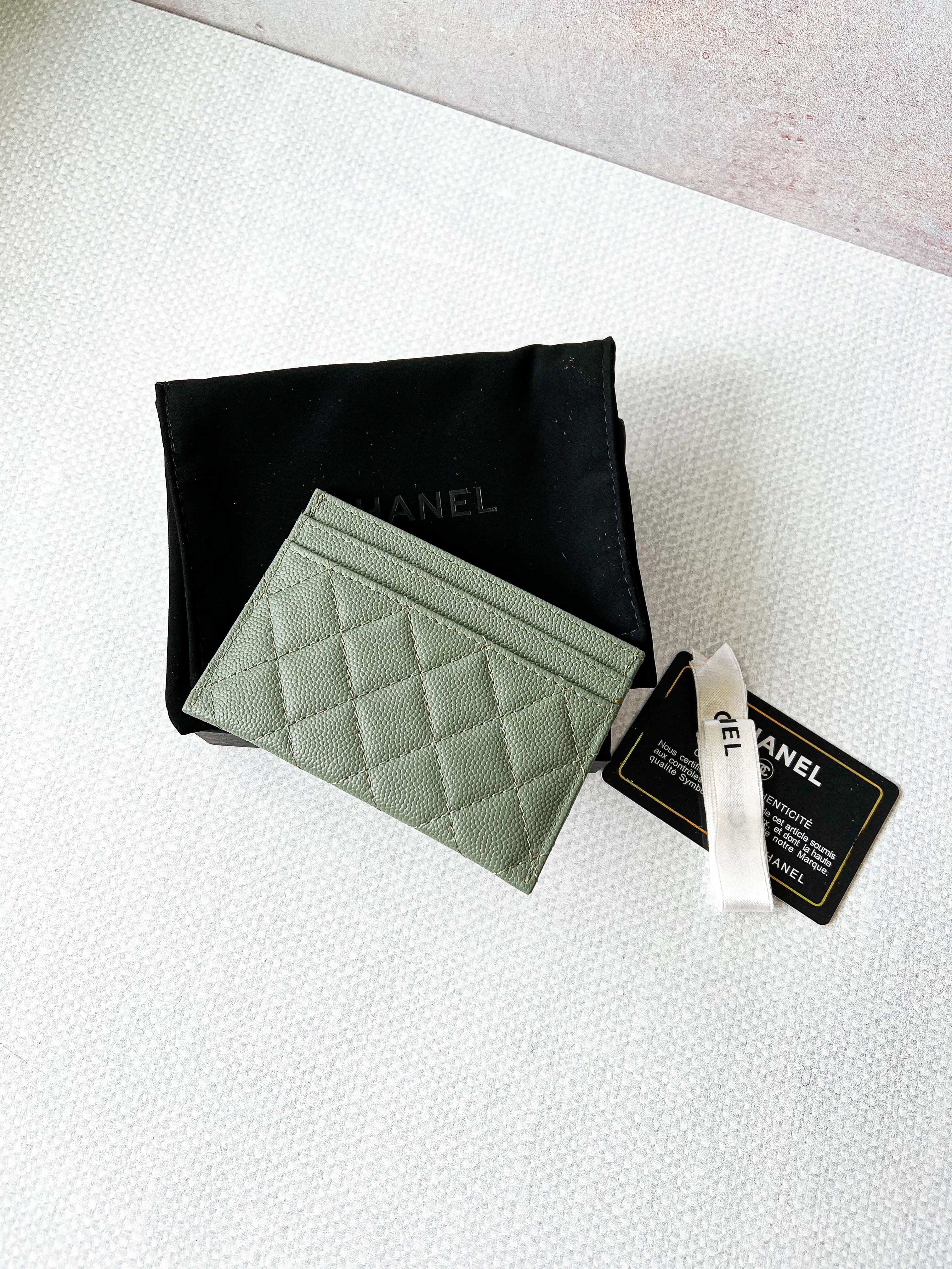 [TOP] CHANEL Le Boy Card Holder - Green