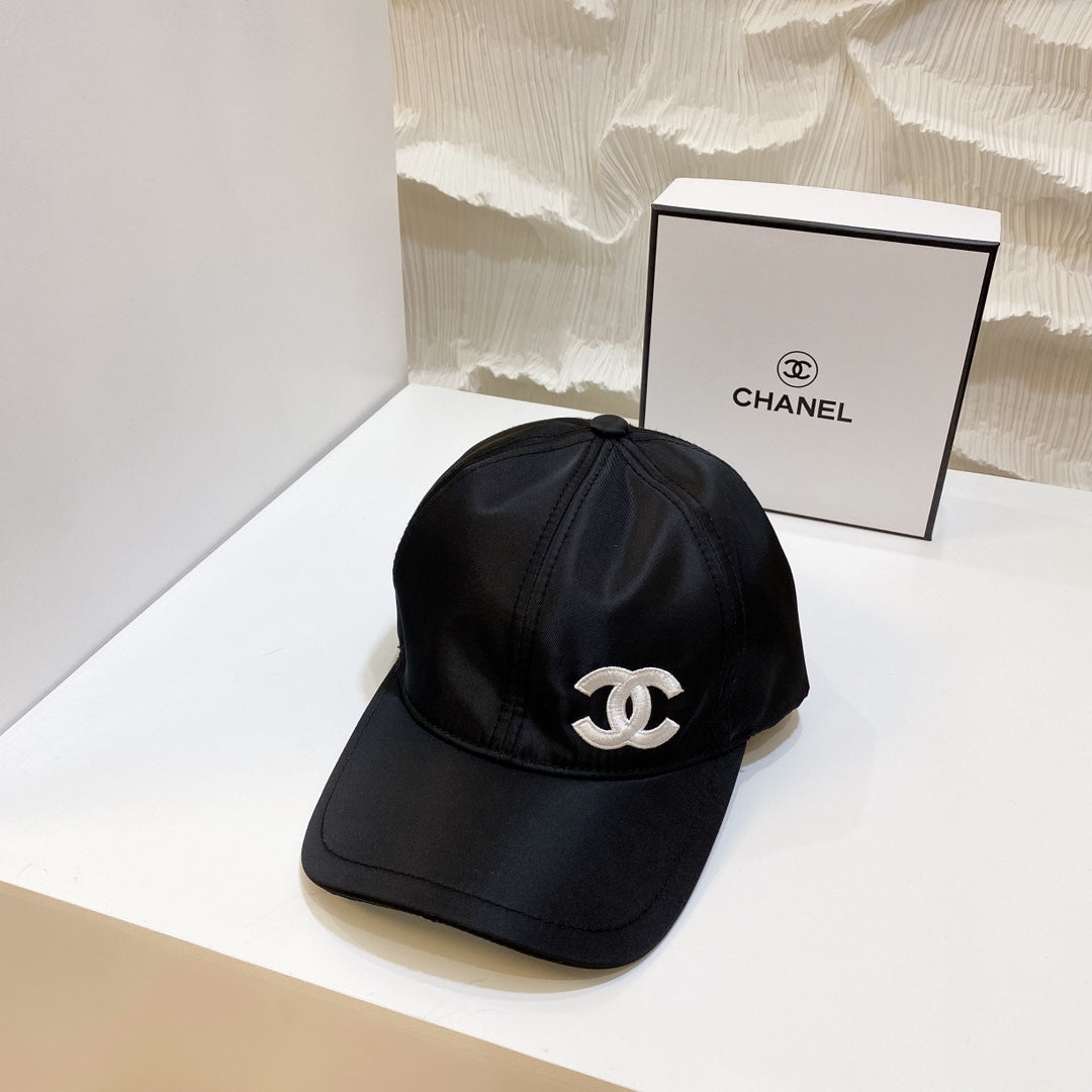 [TOP] CHANEL Nylon Side Logo Cap - Black