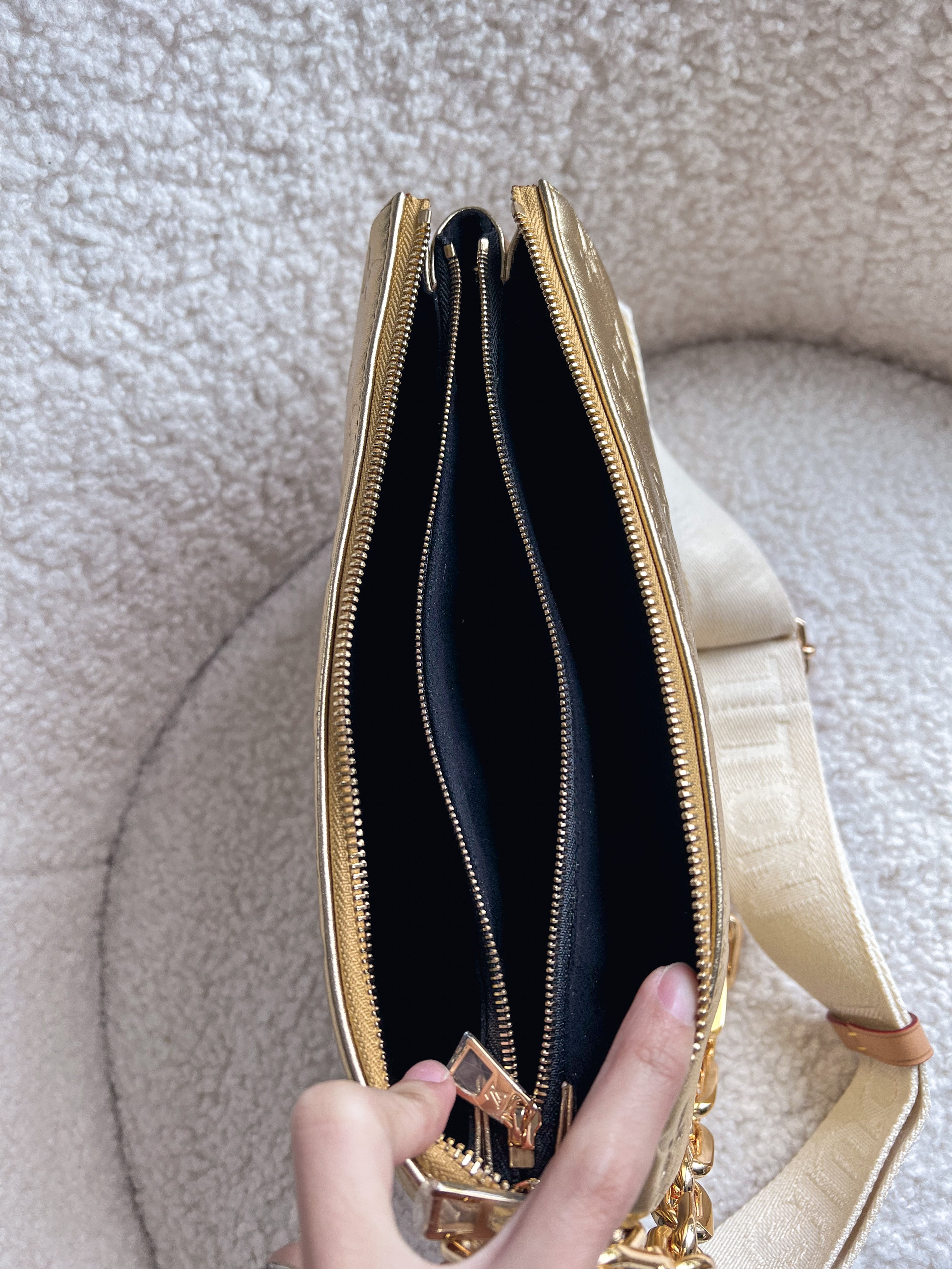 [TOP] Louis Vuitton LV  Coussin Bag 26x20x12cm- Metallic Gold