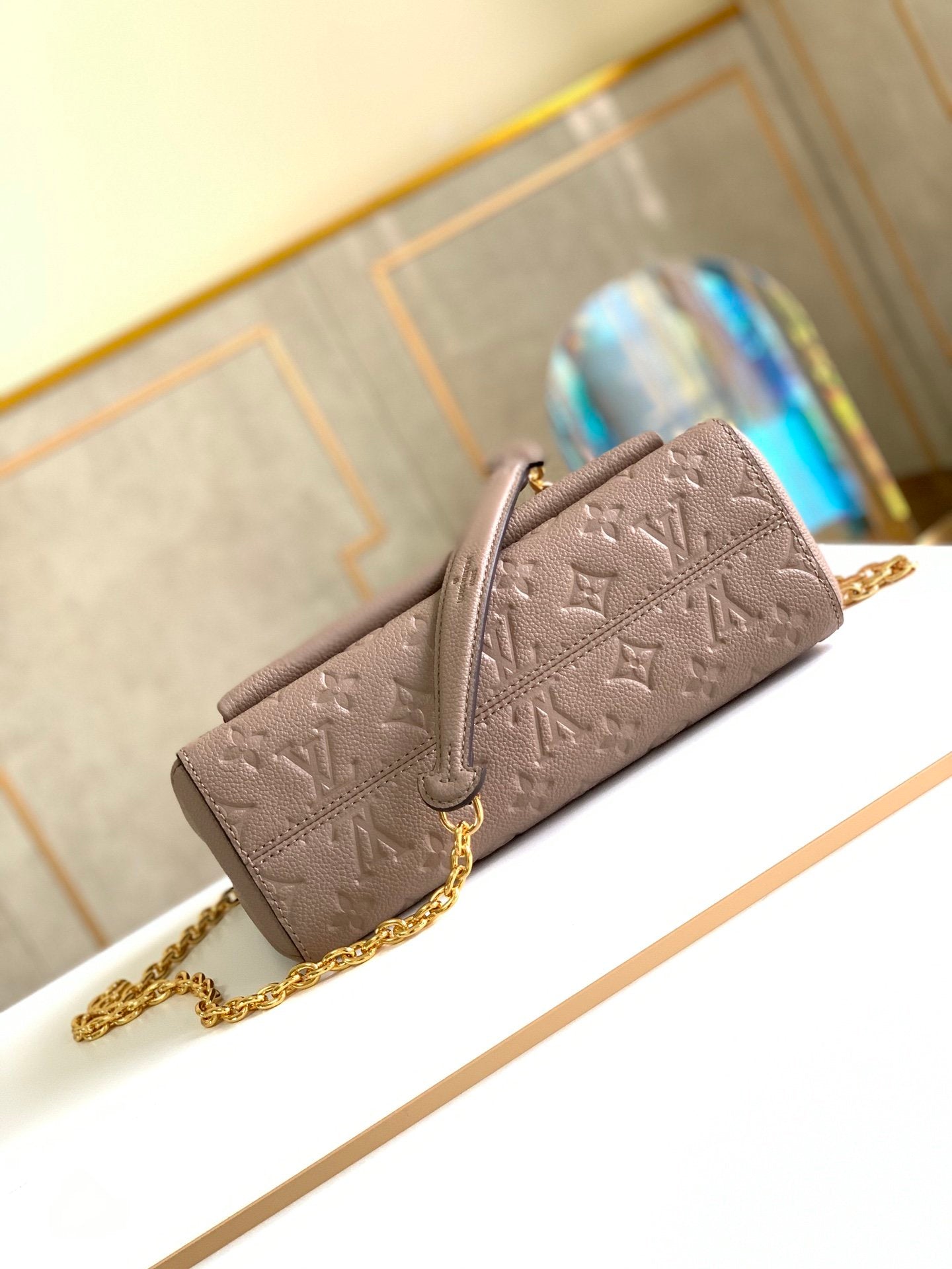 [TOP] Louis Vuitton LV Vavin 25.0 x 17.0 x 9.5 cm - Taupe