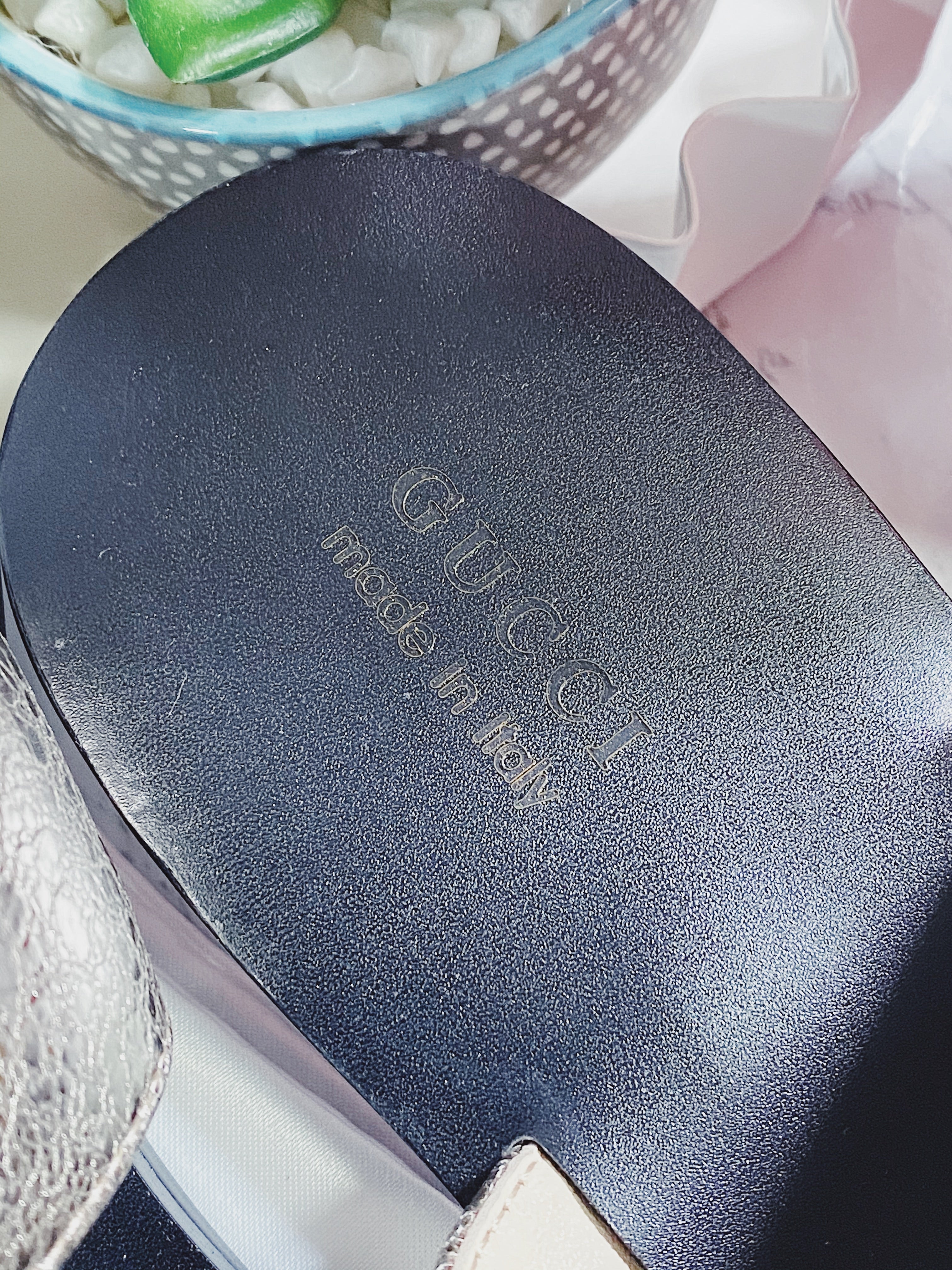 [TOP] GUCCI Thong Sandals - Gold