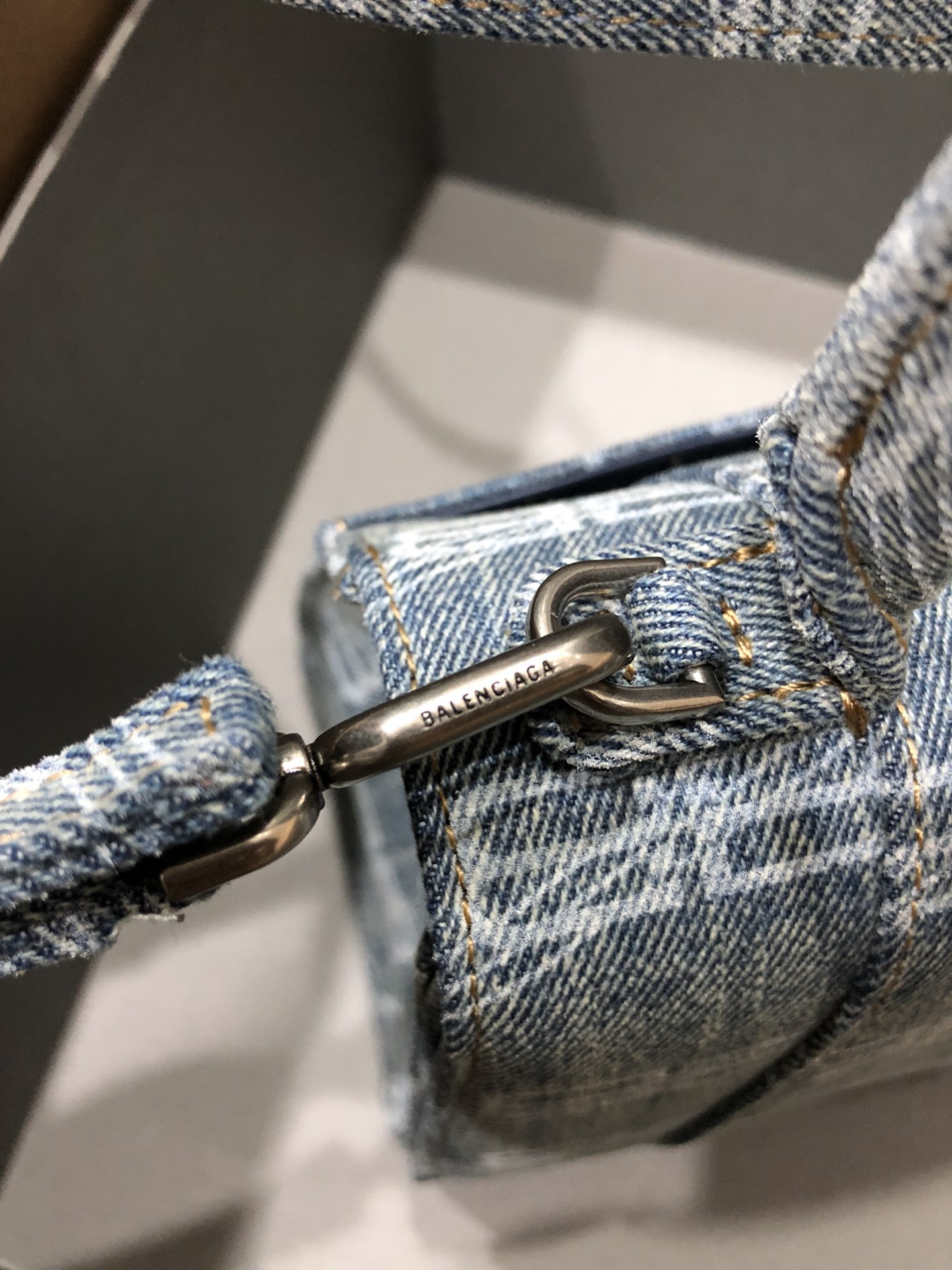 [TOP] BALENCIAGA Cowboy Hourglass Bag 19/23cm - Blue