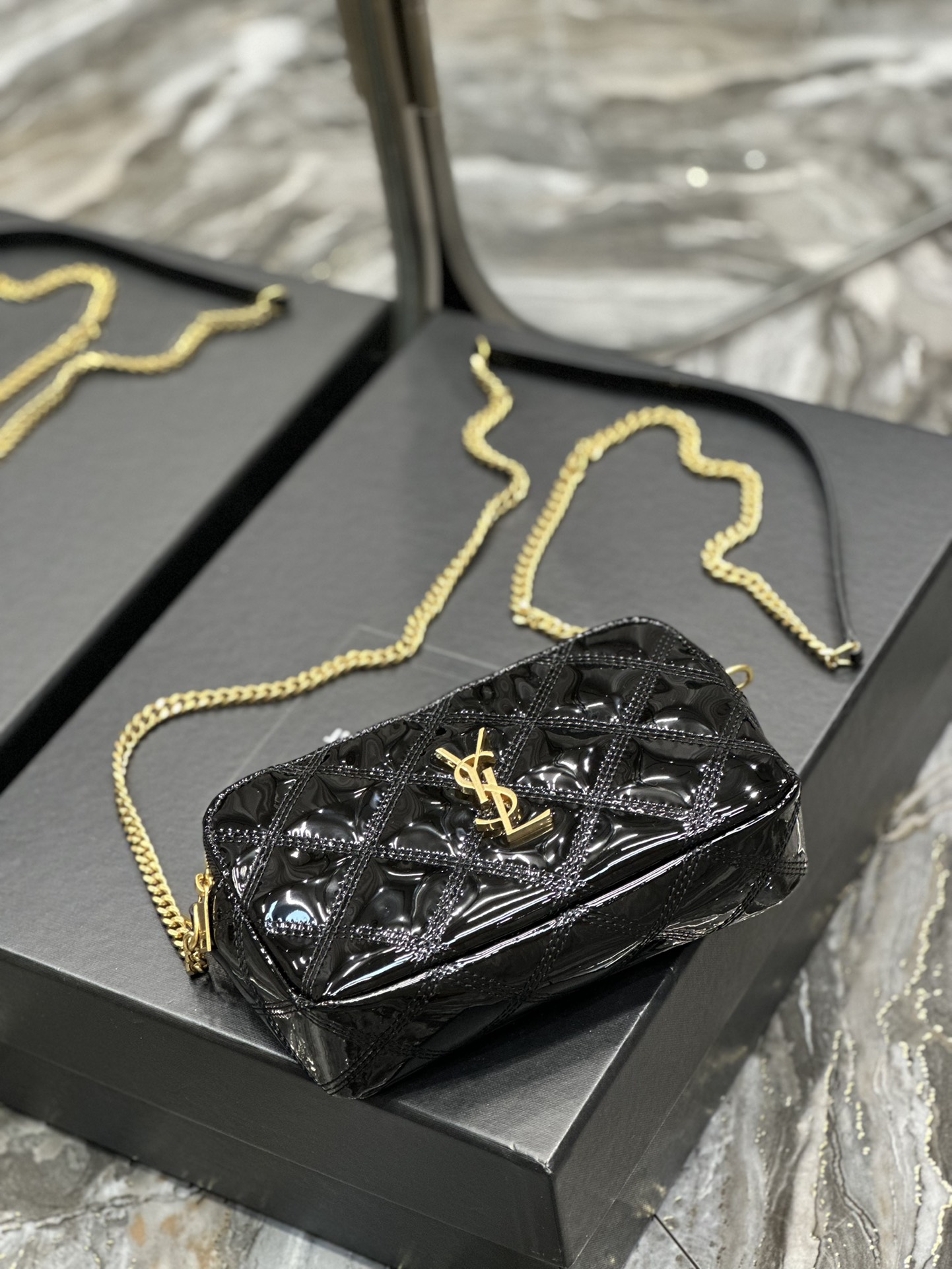 [TOP] Yves Saint Laurent YSL BECKY Patent Leather Shoulder Bag - GHW