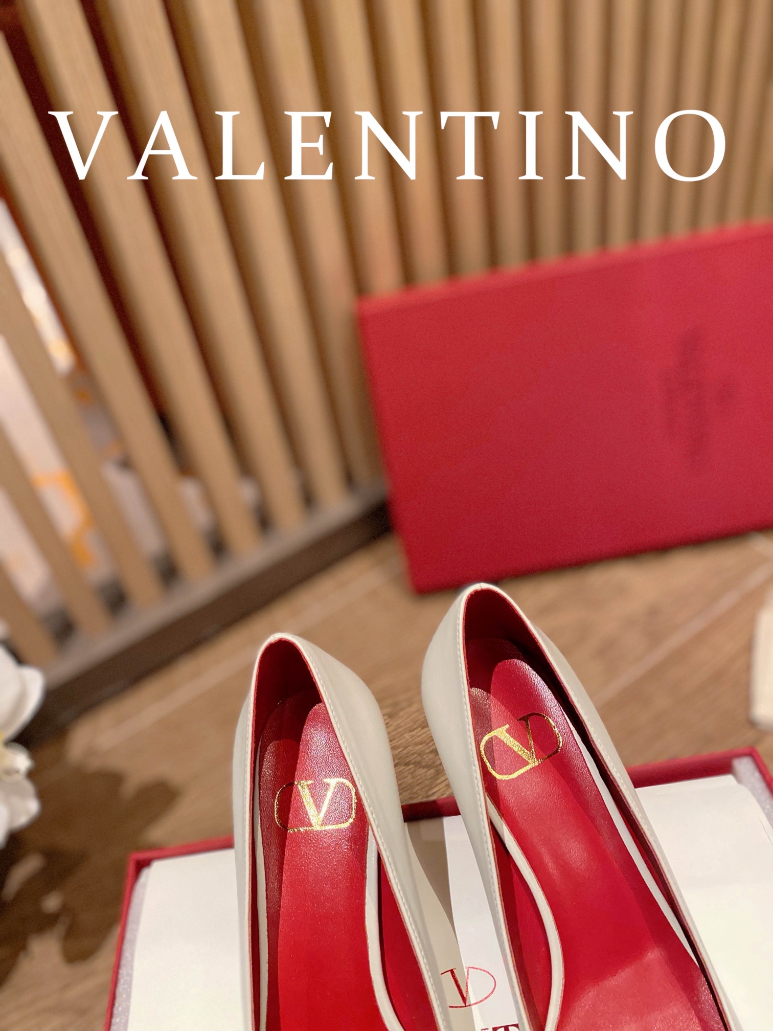 [TOP] VALENTINO V Bronze High Heels - White