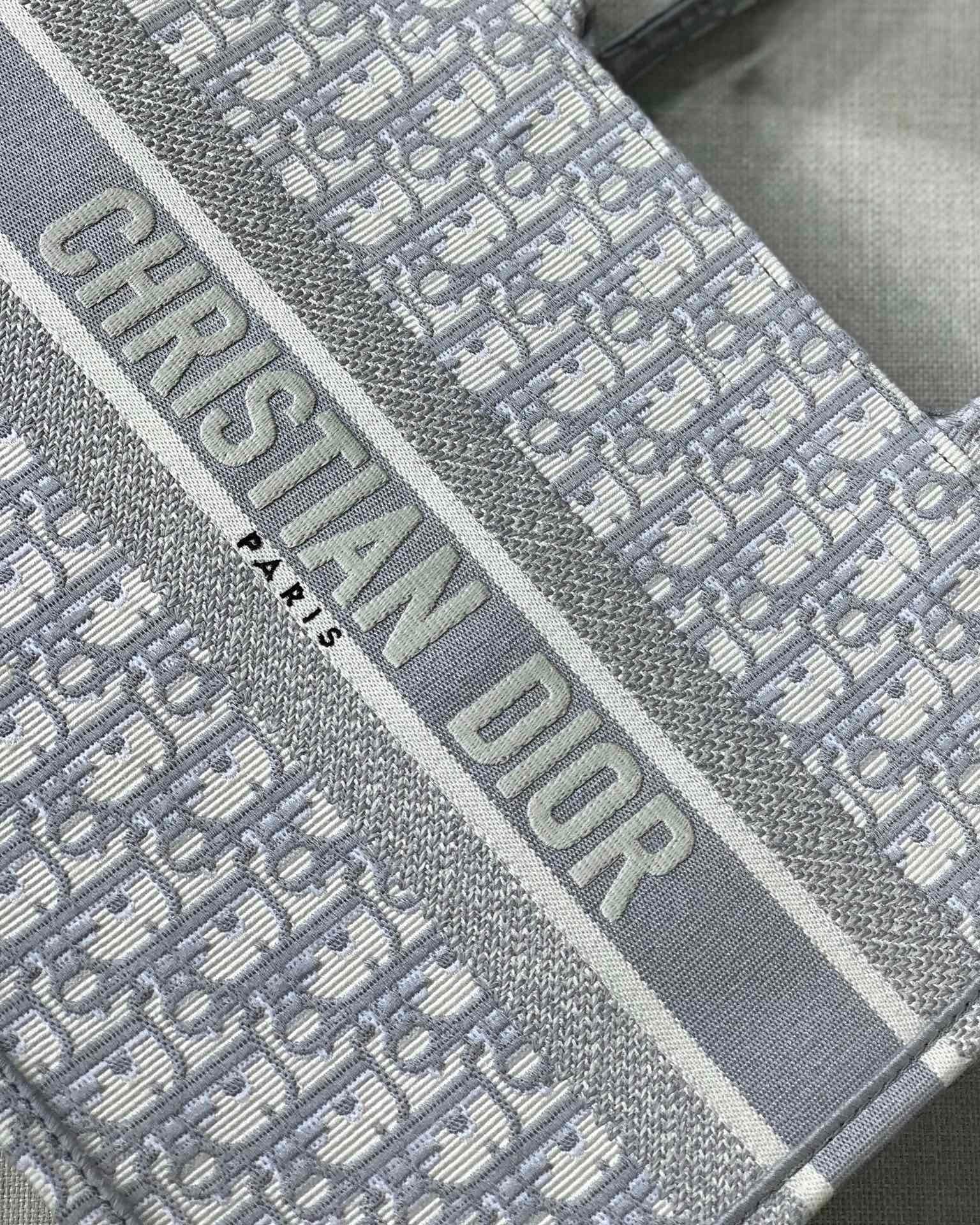[TOP] Christian Dior Book Tote Bag Embroidered 26.5cm/36.5cm/41.5cm - Grey