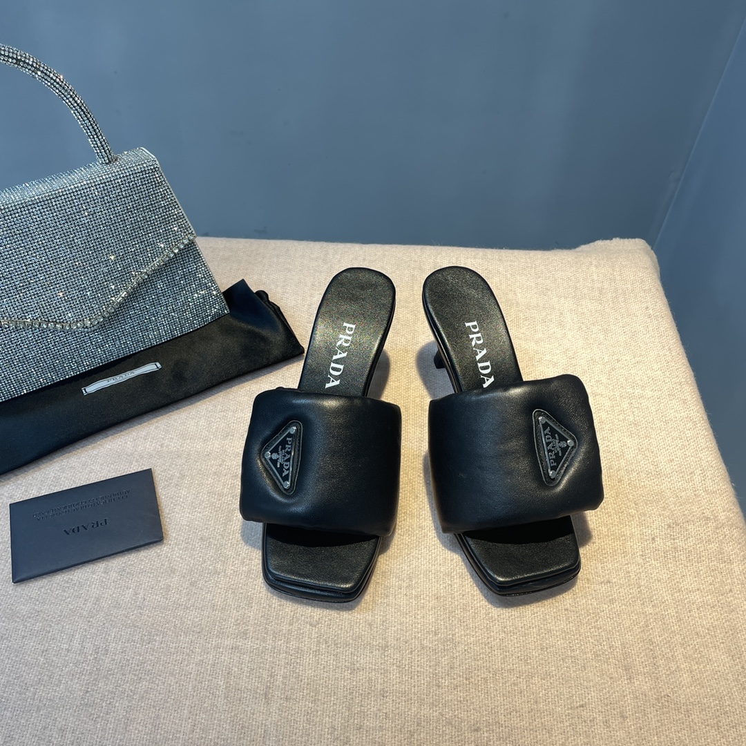 [TOP] PRADA Soft Padded Nappa Sandals - 2 Color