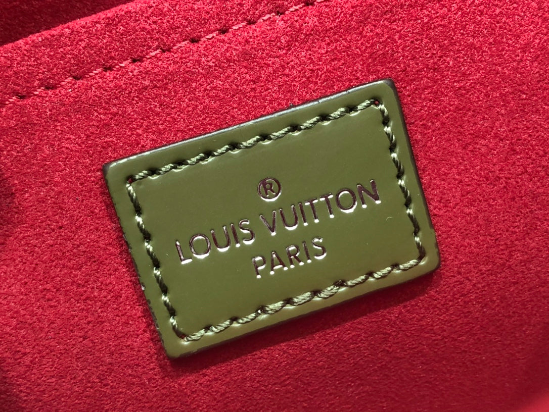 [TOP] Louis Vuitton LV L*V Cluny Epi Leather 20 x 16 x 7.5 cm- Green