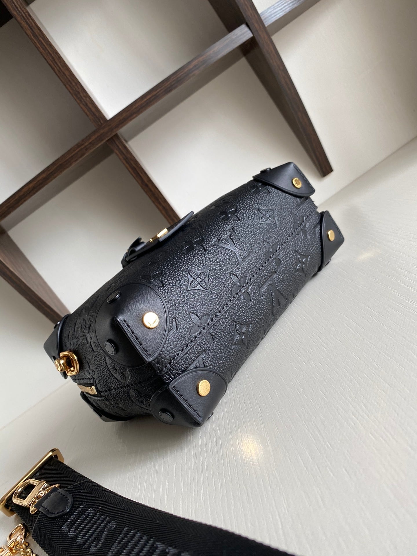 [TOP] Louis Vuitton LV Petite Malle Souple Empreinte Bag 20 x 14 x 7.5 cm - Black