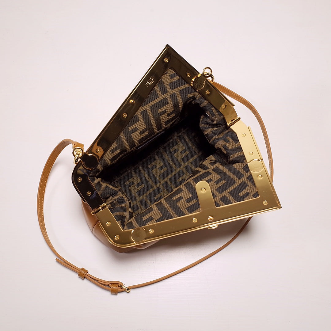 [TOP] FENDI FENDI First Small Bag - Brown