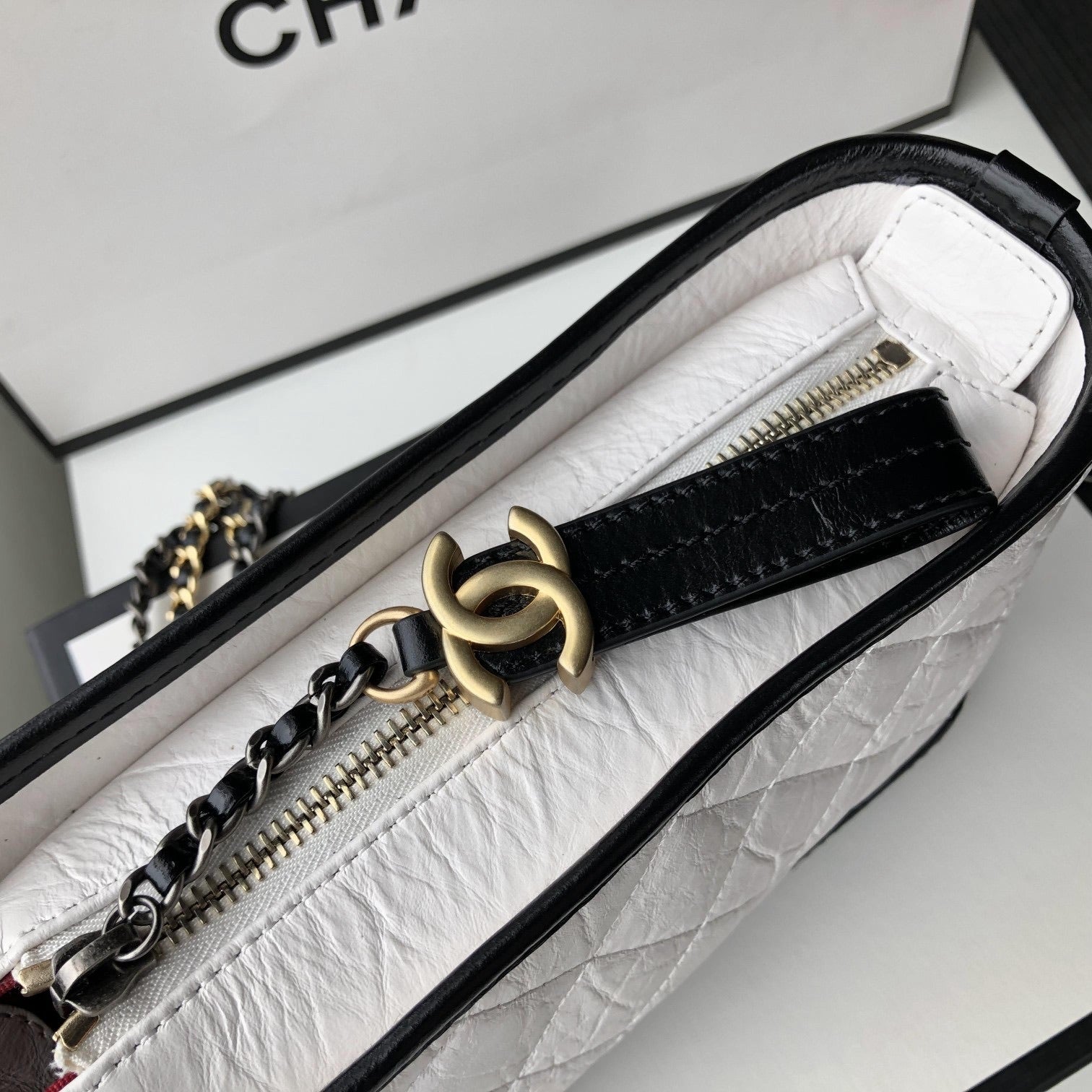[TOP] CHANEL Gabrielle Bag Aged Lambskin Small 20cm - Black and White
