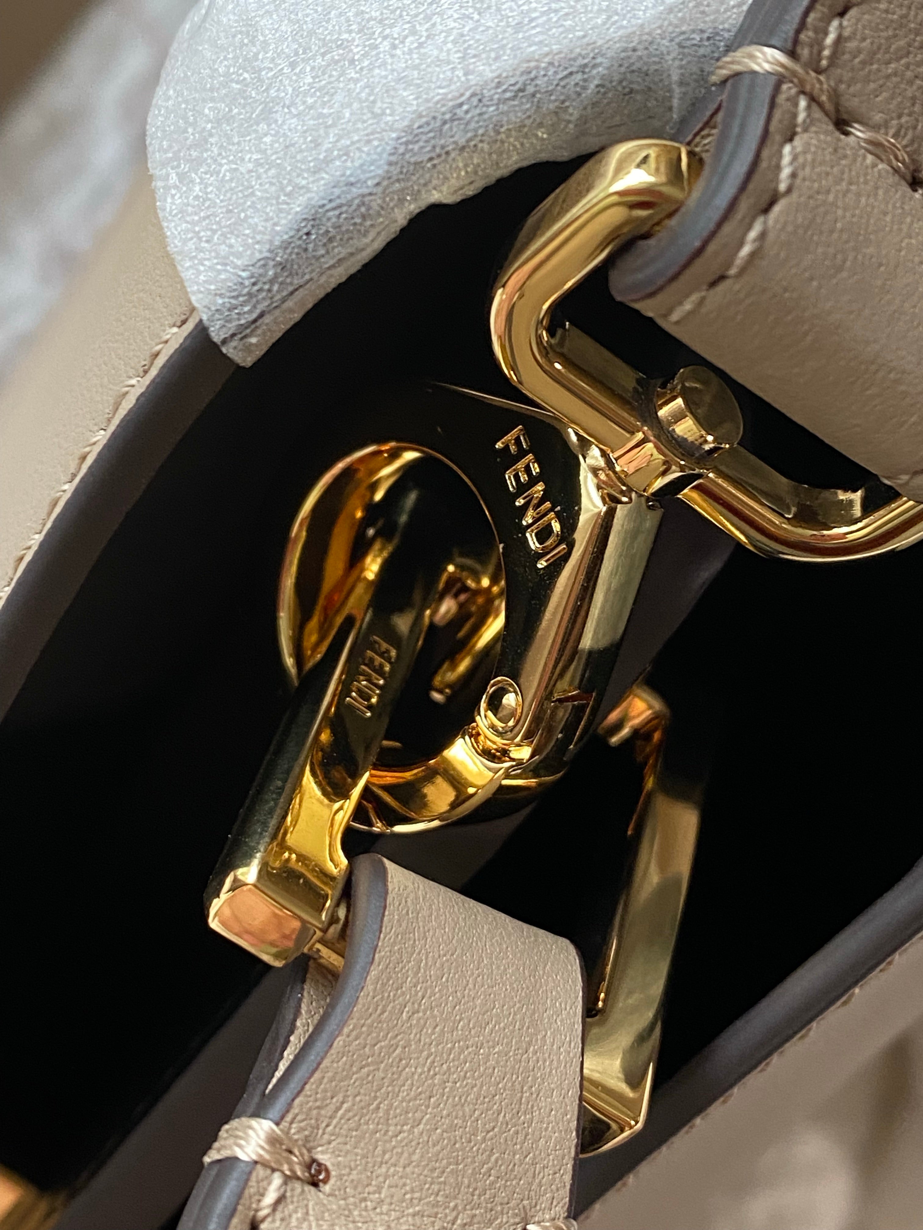 [TOP] FENDI Peekaboo Essentially Medium Bag - Tan