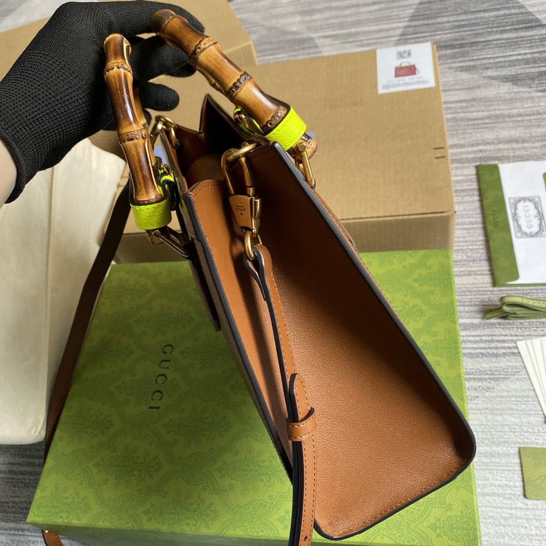 [TOP] GUCCI G*G Diana Medium Bag - Brown