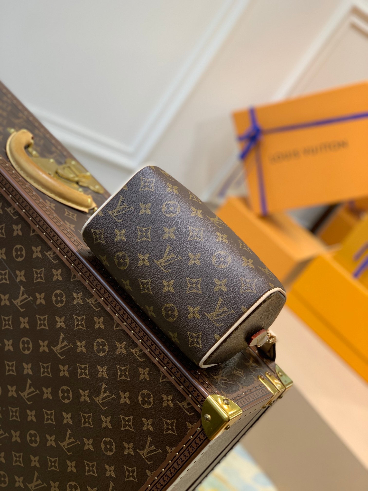 [TOP] Louis Vuitton LV  Speedy 20 Monogram Crossbody Bag 20x13.5x12cm - Cream