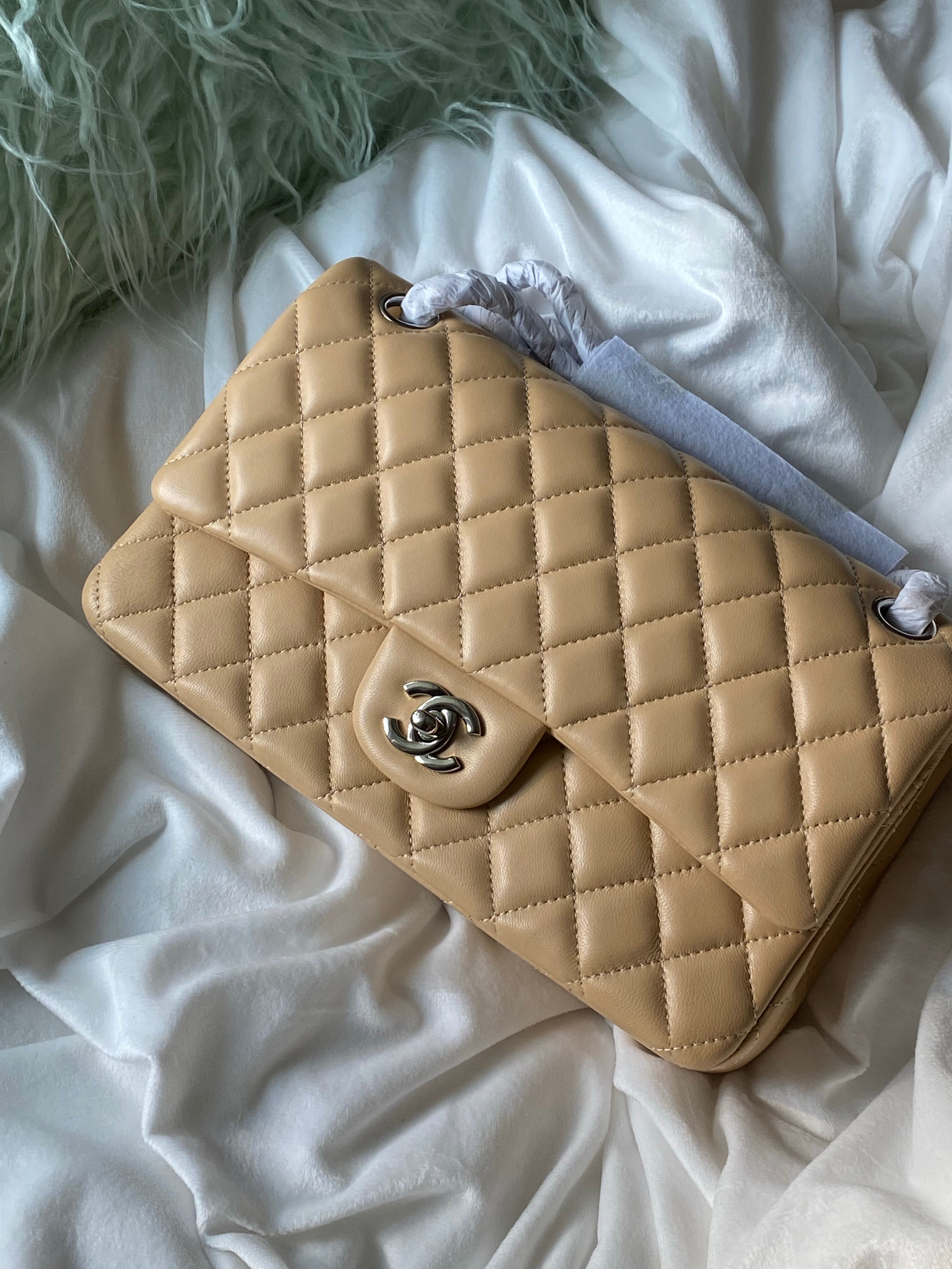 [TOP] CHANEL Classic Flap Bag Lambskin Medium 25.5cm – Beige & SHW
