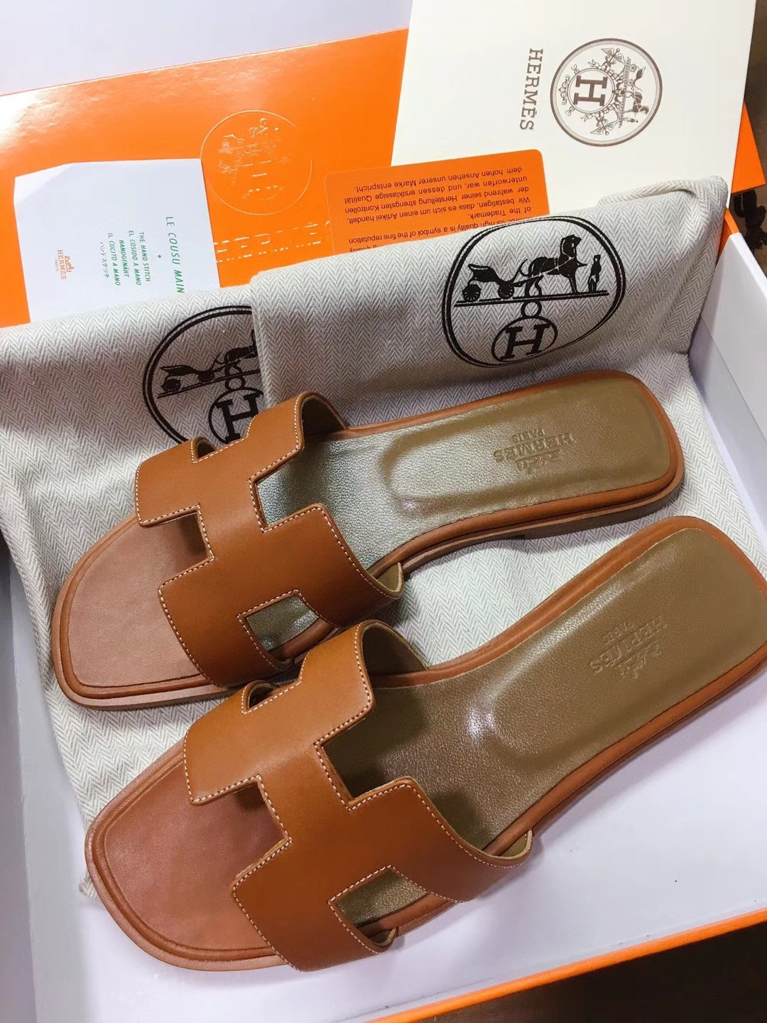 [TOP] HERMES Oran Smooth Leather Slides - Black/White/Brown