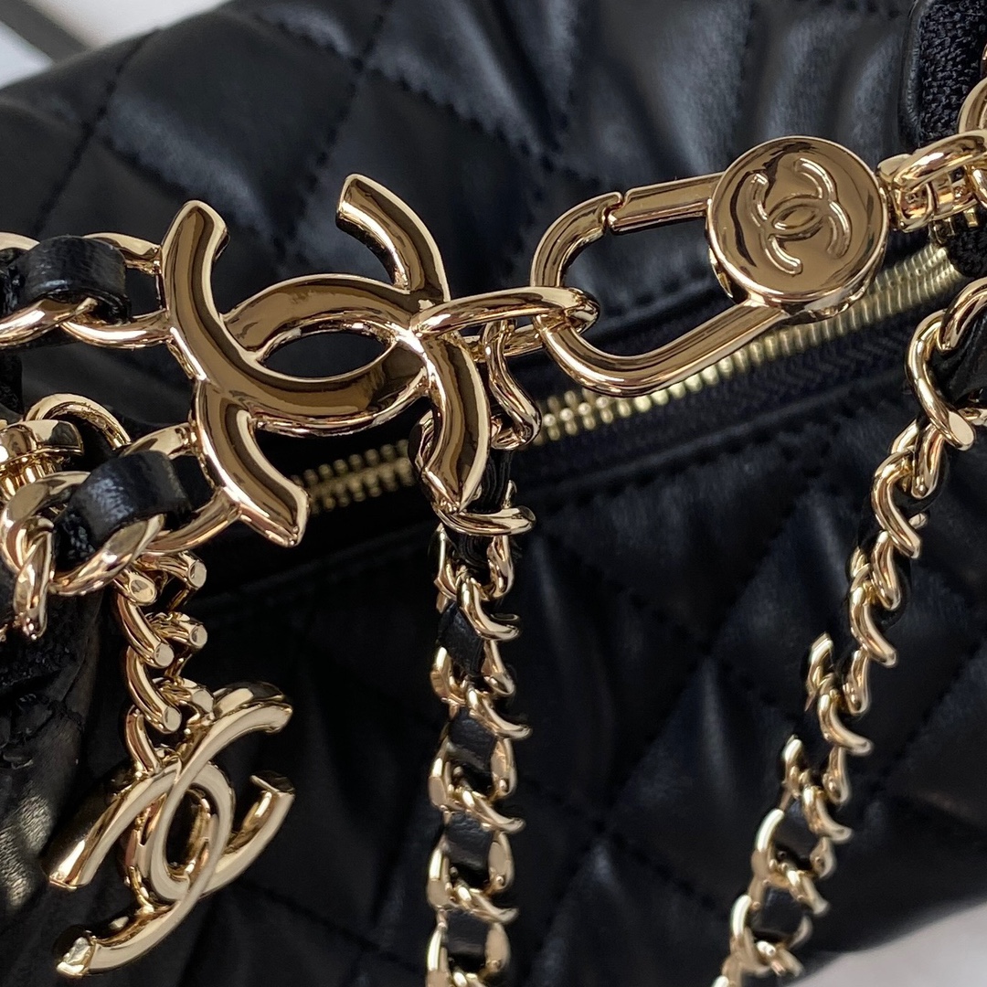 [TOP] CHANEL Moon Bag 15X20X6cm - GHW - Black