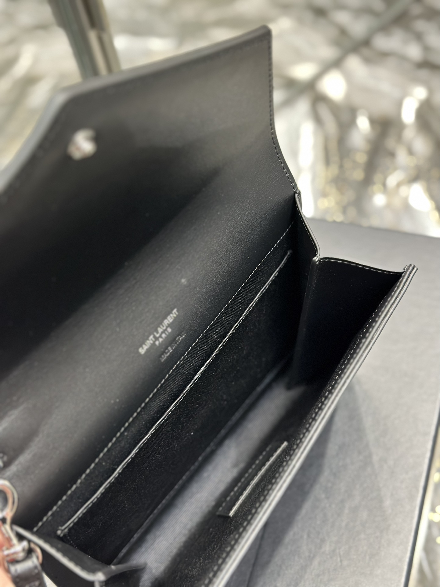 [TOP] Yves Saint Laurent YSL Monogram Plain Cowhide Diamond HandBag - Black