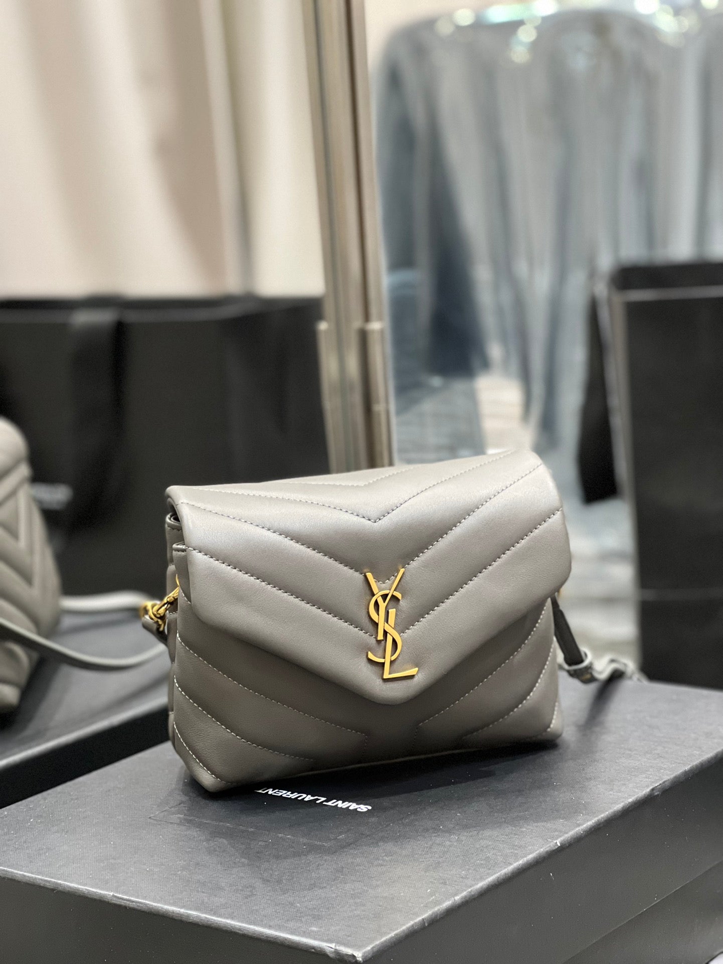 [TOP] Yves Saint Laurent YSL Loulou Toy Bag 20cm - Grey