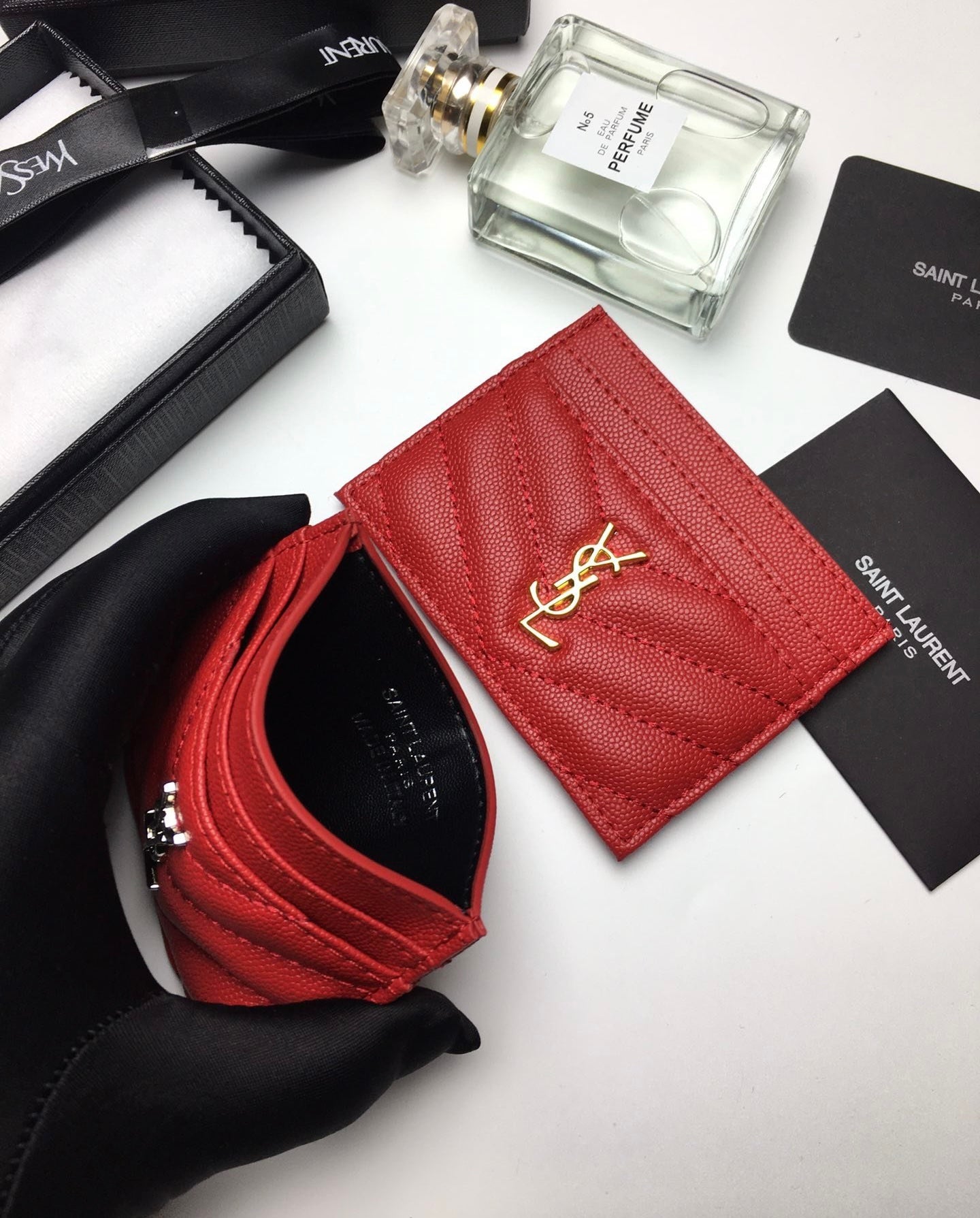 [TOP] Yves Saint Laurent YSL Card Holder Caviar Skin - Red
