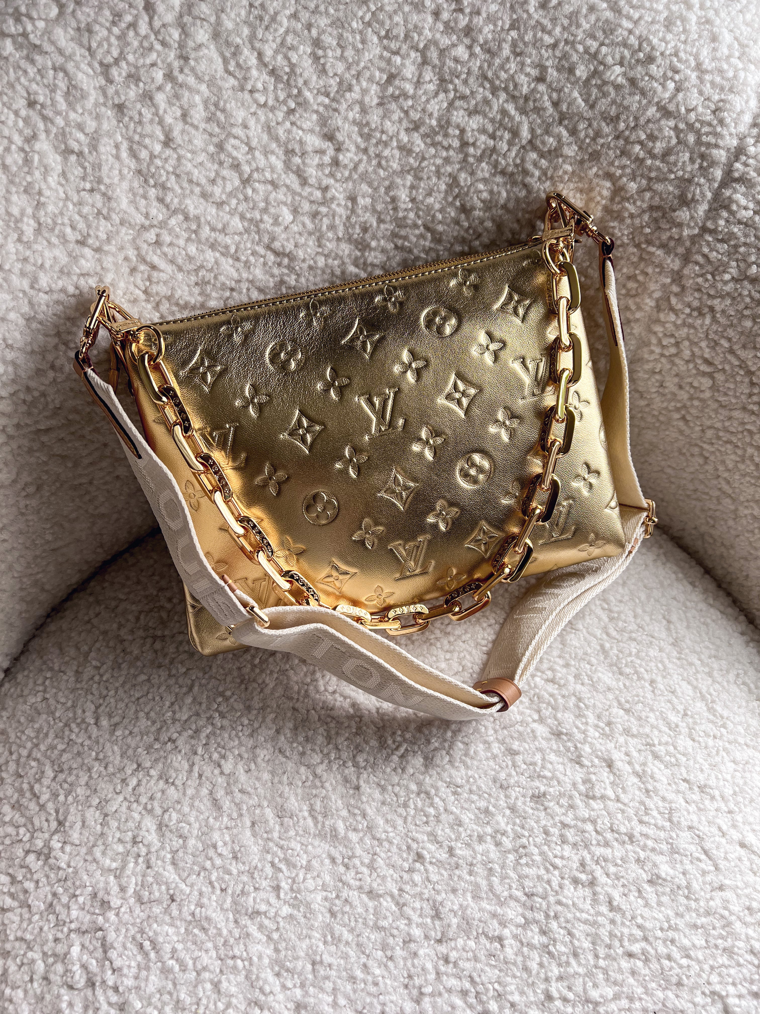 [TOP] Louis Vuitton LV  Coussin Bag 26x20x12cm- Metallic Gold