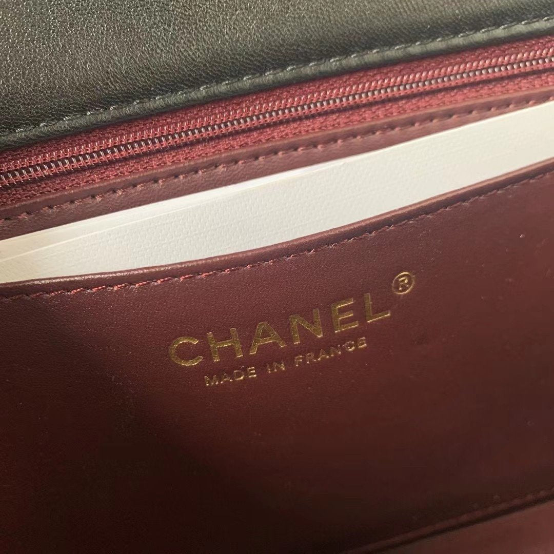 [TOP] CHANEL Diana Small Flap Bag - Black & GHW