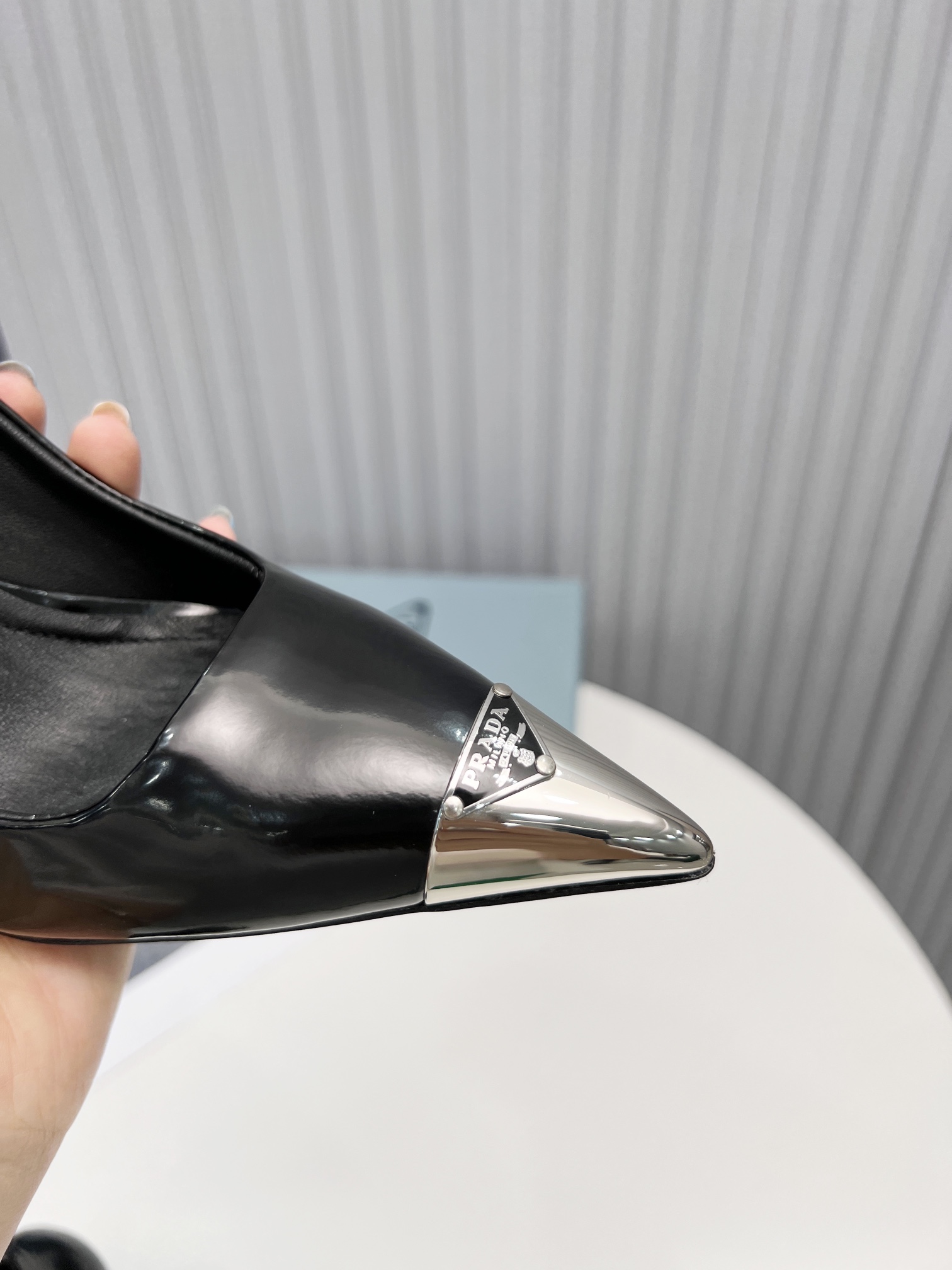 [TOP] PRADA Triangle Logo High Heel - Black