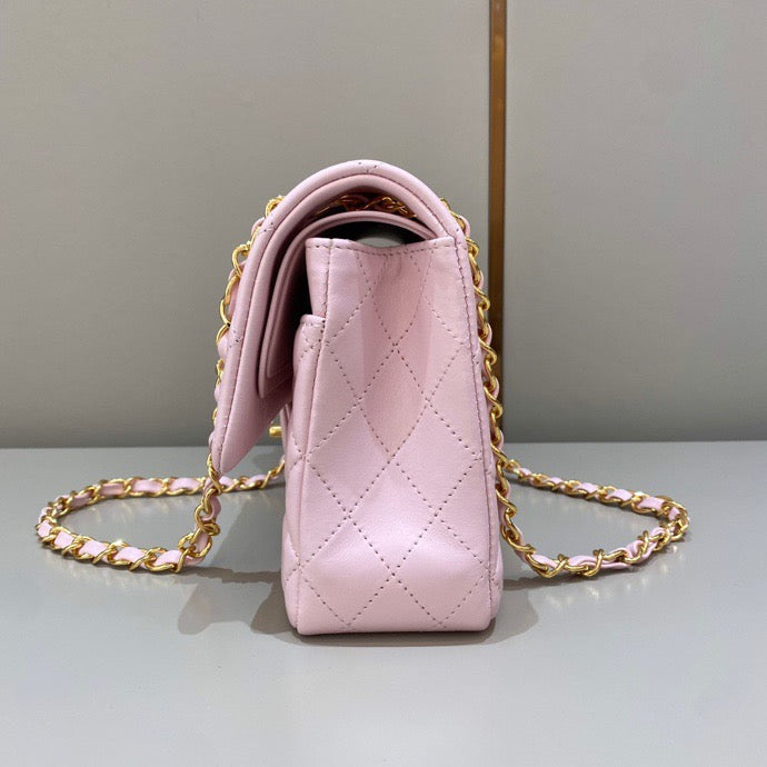 [TOP] CHANEL Classic Flap Bag Lambskin Medium 25.5CM - Pink & GHW