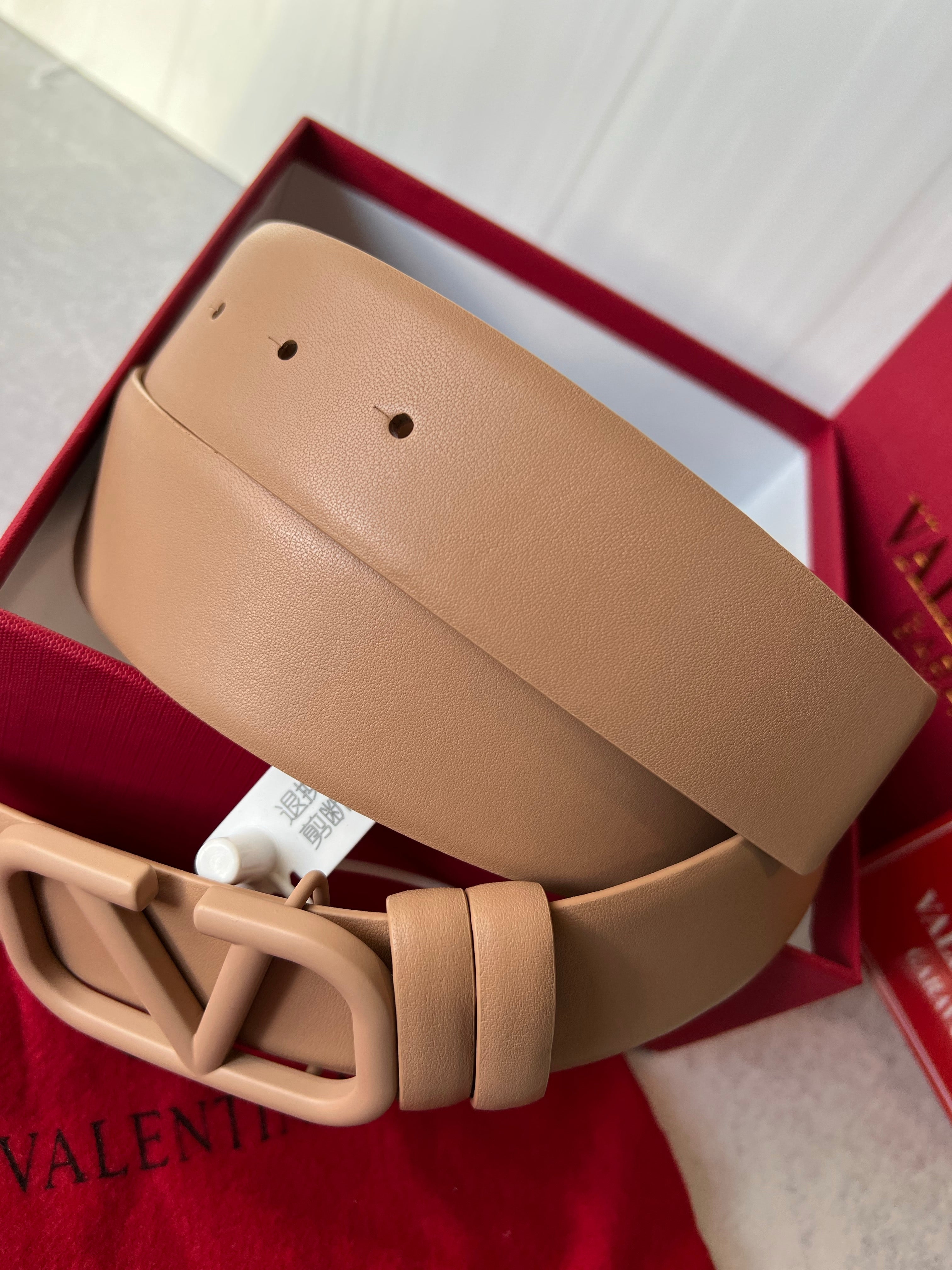 [TOP] VALENTINO VLOGO Leather Mate Belt - Nude