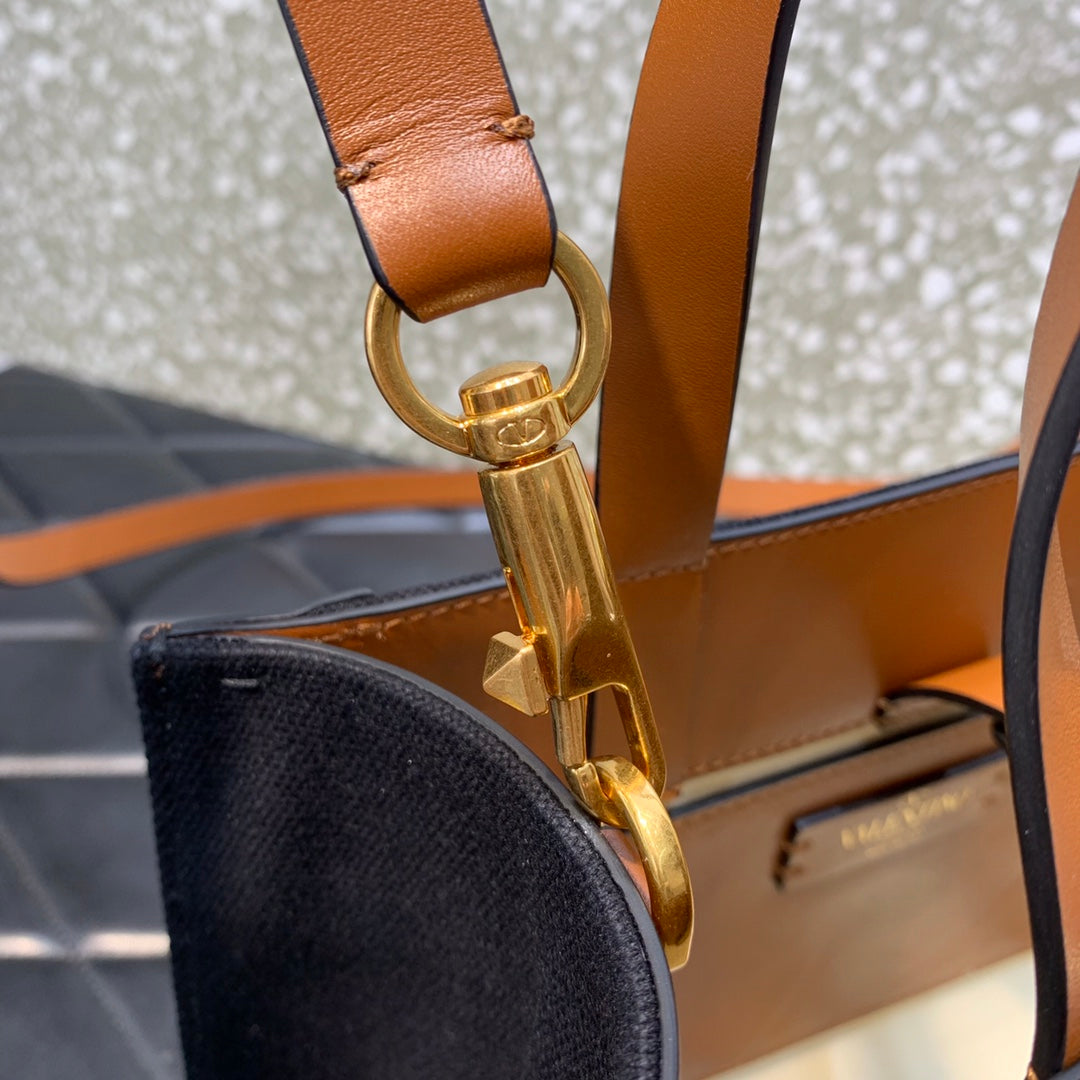 [TOP] VALENTINO VLogo Small Tote Bag - Black