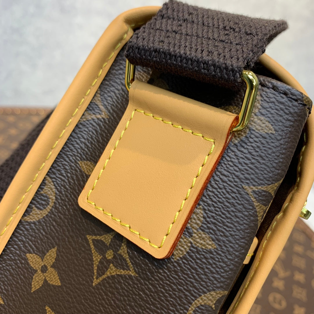 [TOP] Louis Vuitton LV L*V Messenger Boss Fall PM Cross Body Shoulder Bag