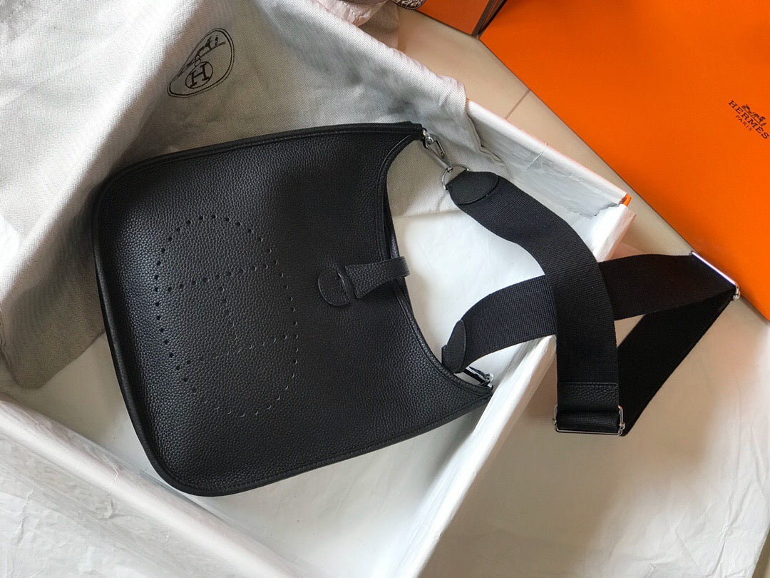 [TOP] HERMES Evelyne Togo Leather 28cm - Black & PHW