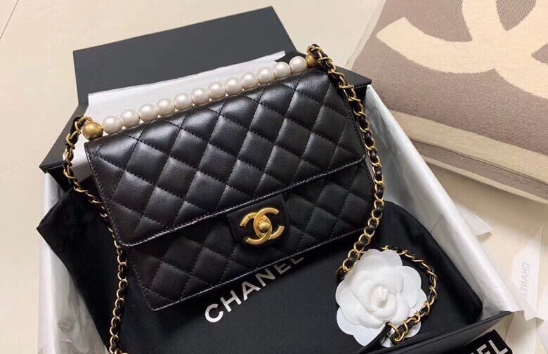 [TOP] CHANEL Flap Bag Quilted Chic Pearl Lambskin Small - Black