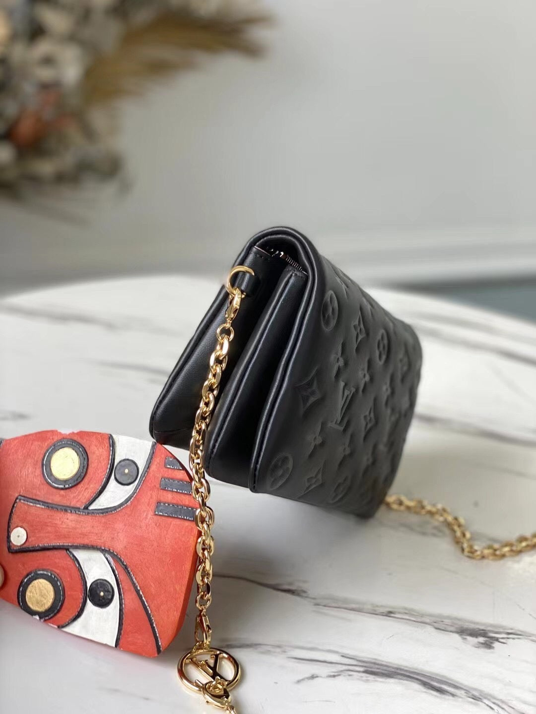 [TOP] Louis Vuitton LV LV Pochette Coussin 20×14×8cm - Black