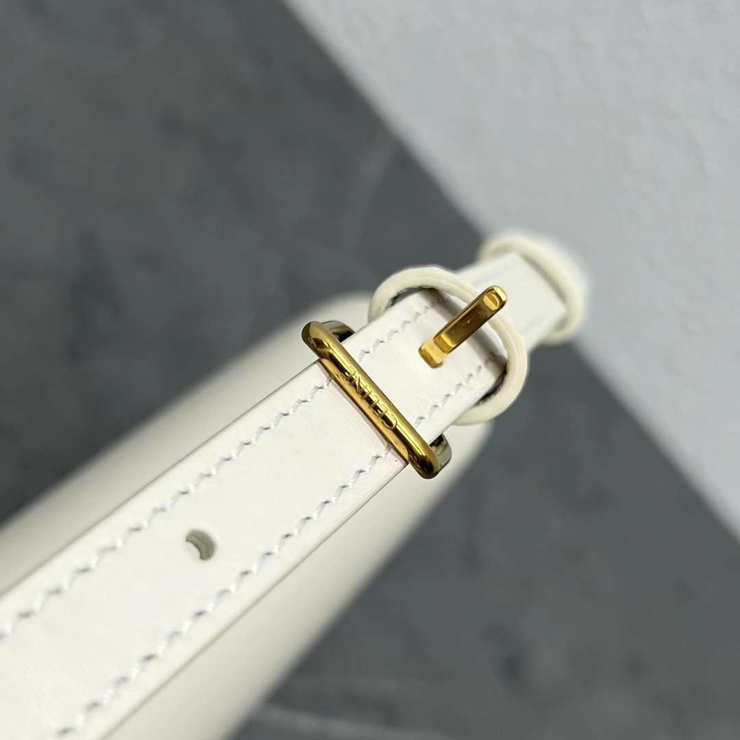 [TOP] CELINE Triomphe Shoulder Bag  21x11x4cm - White