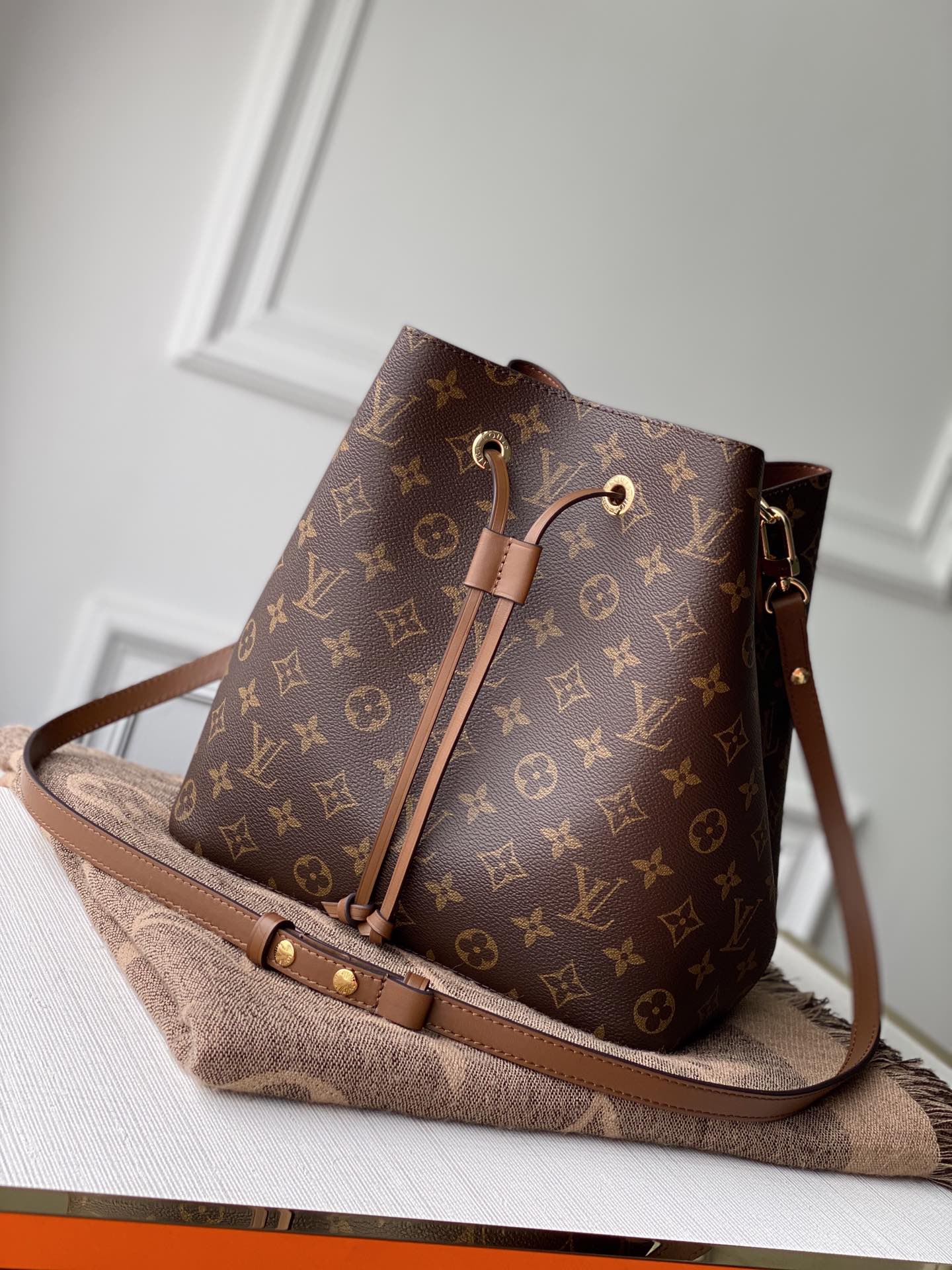 [TOP] Louis Vuitton LV Noe Monogram HandBag 26*26*17.5cm - Brown