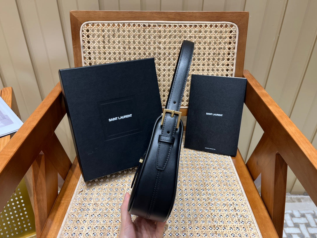 [TOP] Yves Saint Laurent YSL Le Fermoir Leather Shoulder Bag - Black