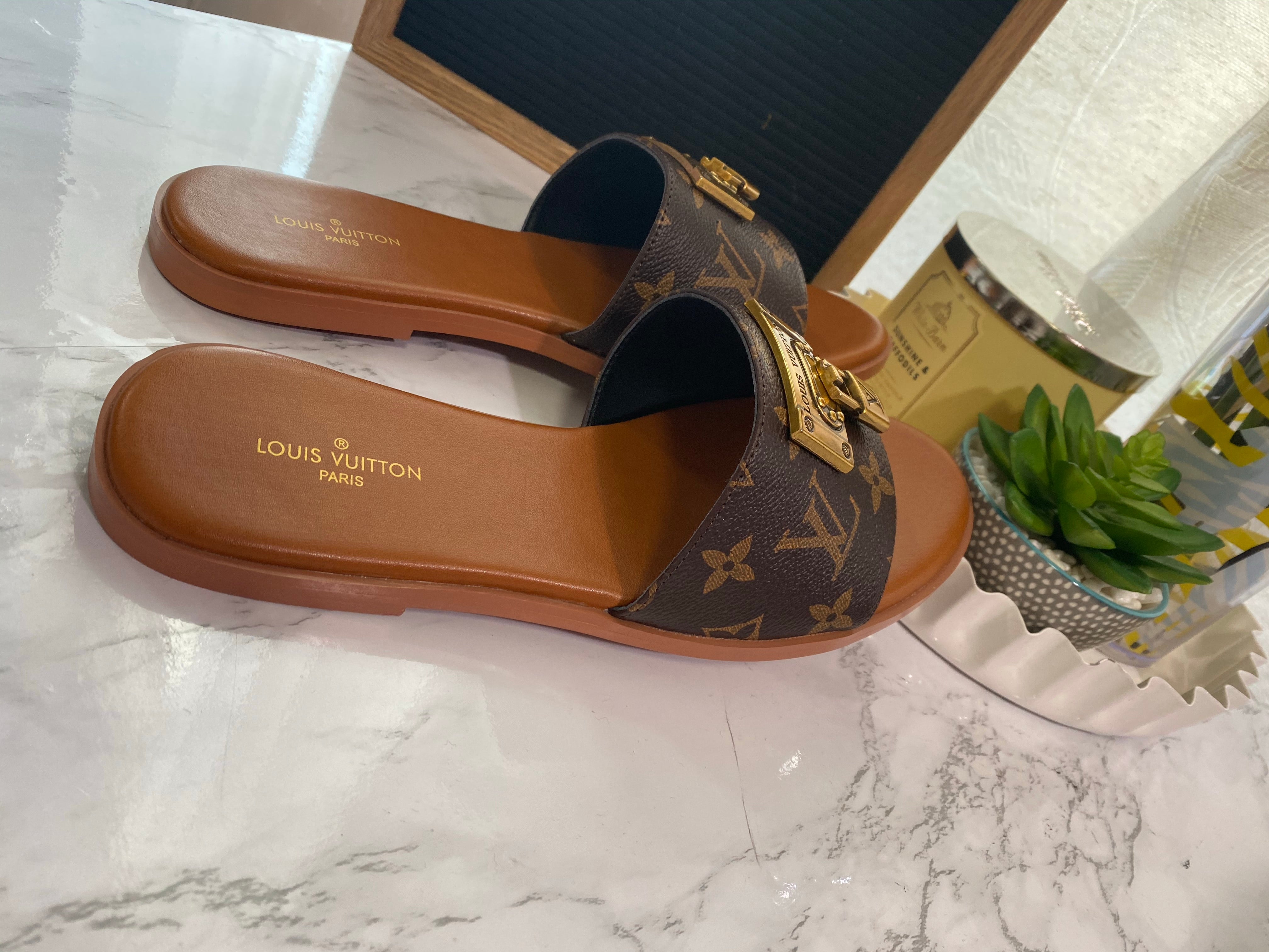 [TOP] Louis Vuitton LV Lock It Monogram Sandals - Brown