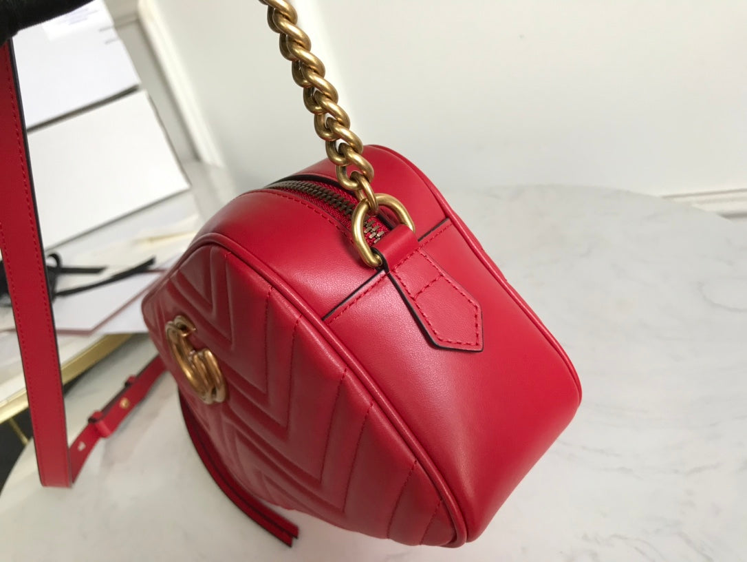 [TOP] GUCCI GG Marmont Small Matelasse Shoulder Bag - Red