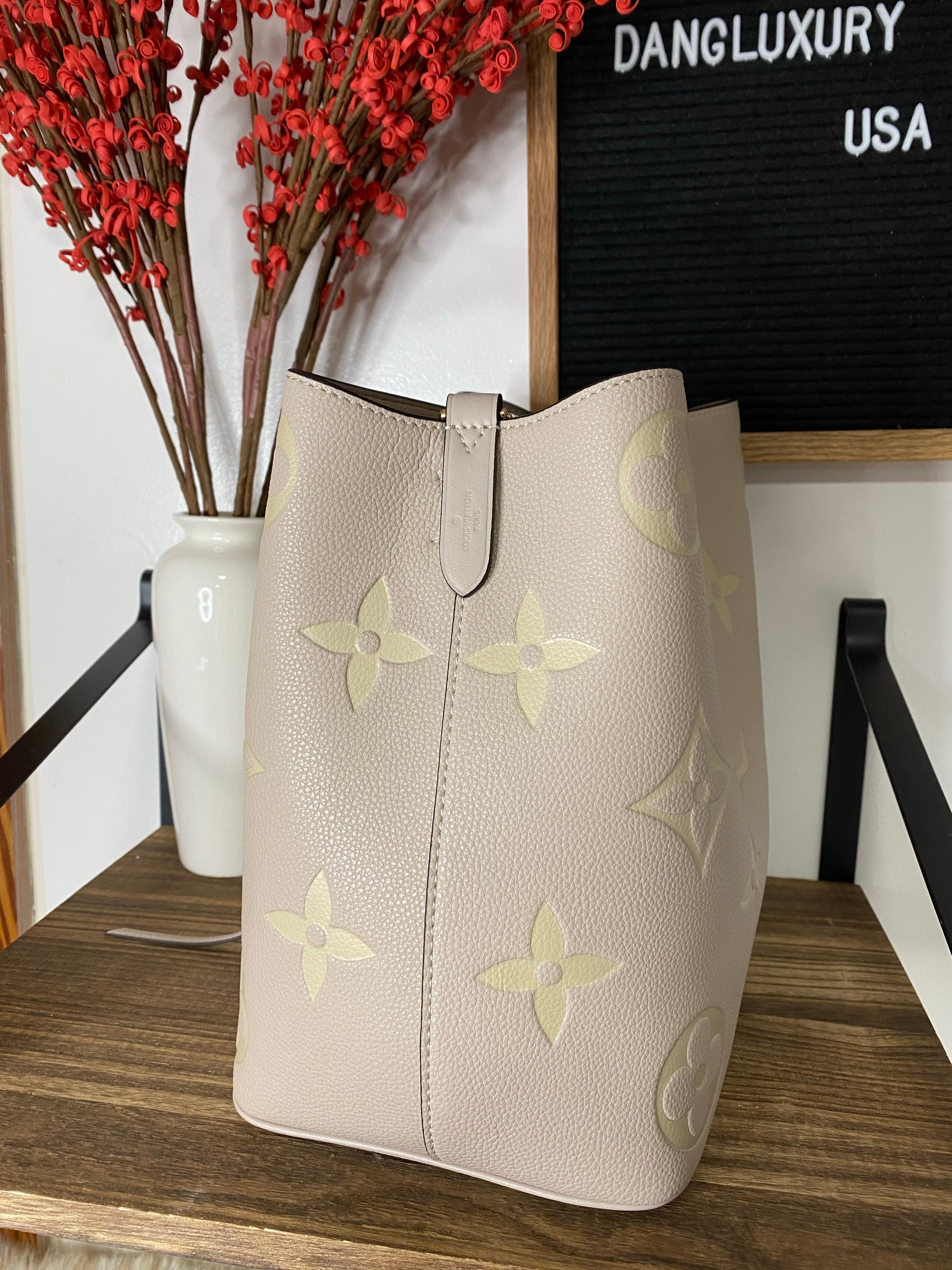 [TOP] Louis Vuitton LV Noe Giant Monogram Bag  27x25x20cm- LIGHT SAND