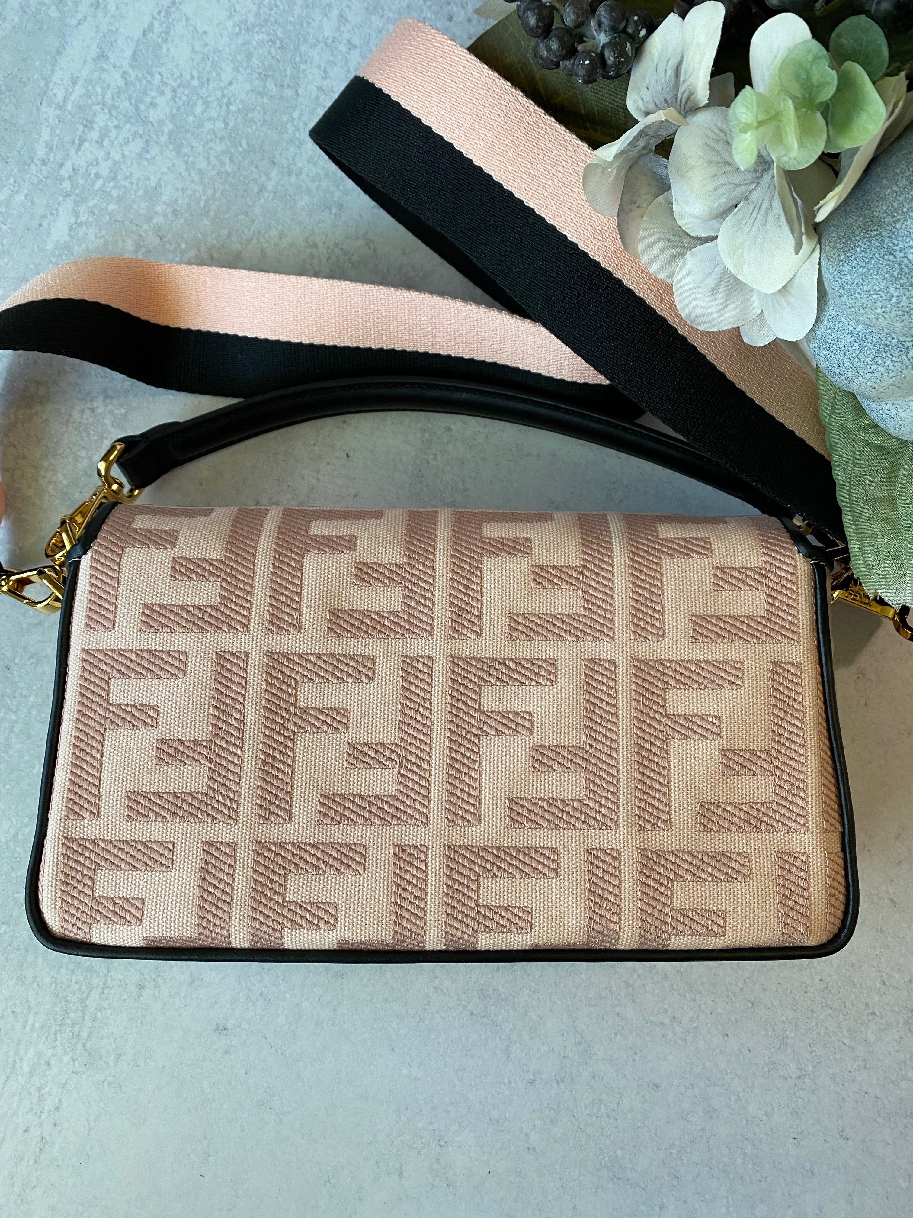 [TOP] FENDI FENDI Baguette Canvas Bag - Pink